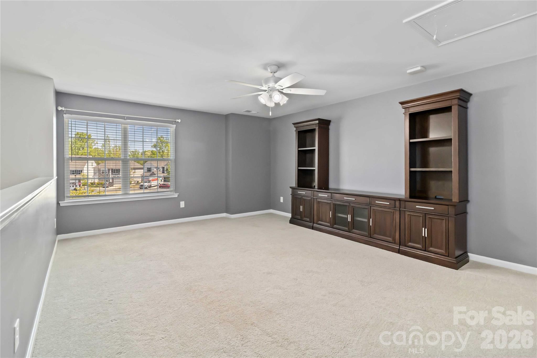 1016 Loggerhead Drive — Lancaster