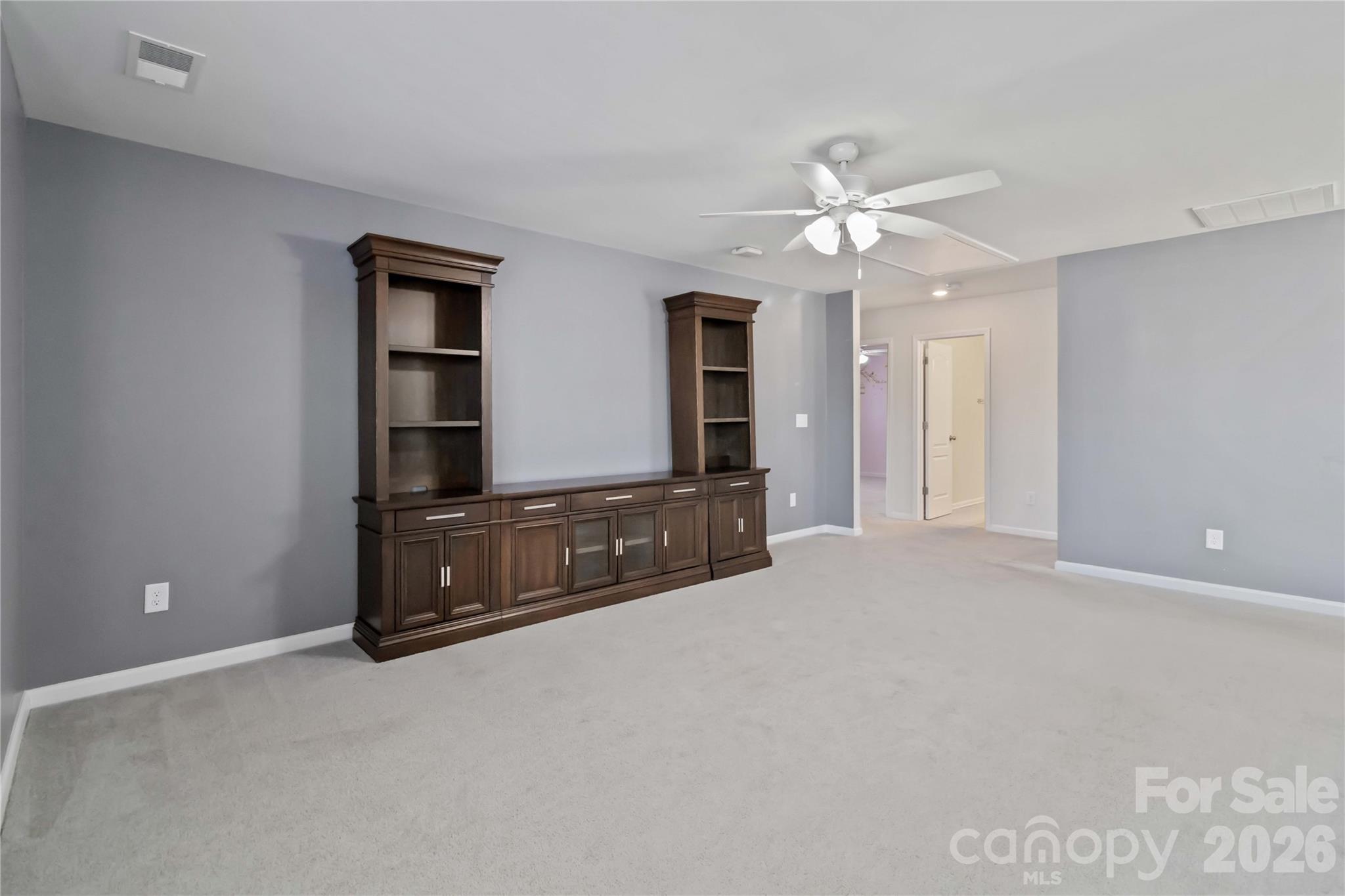 1016 Loggerhead Drive — Lancaster