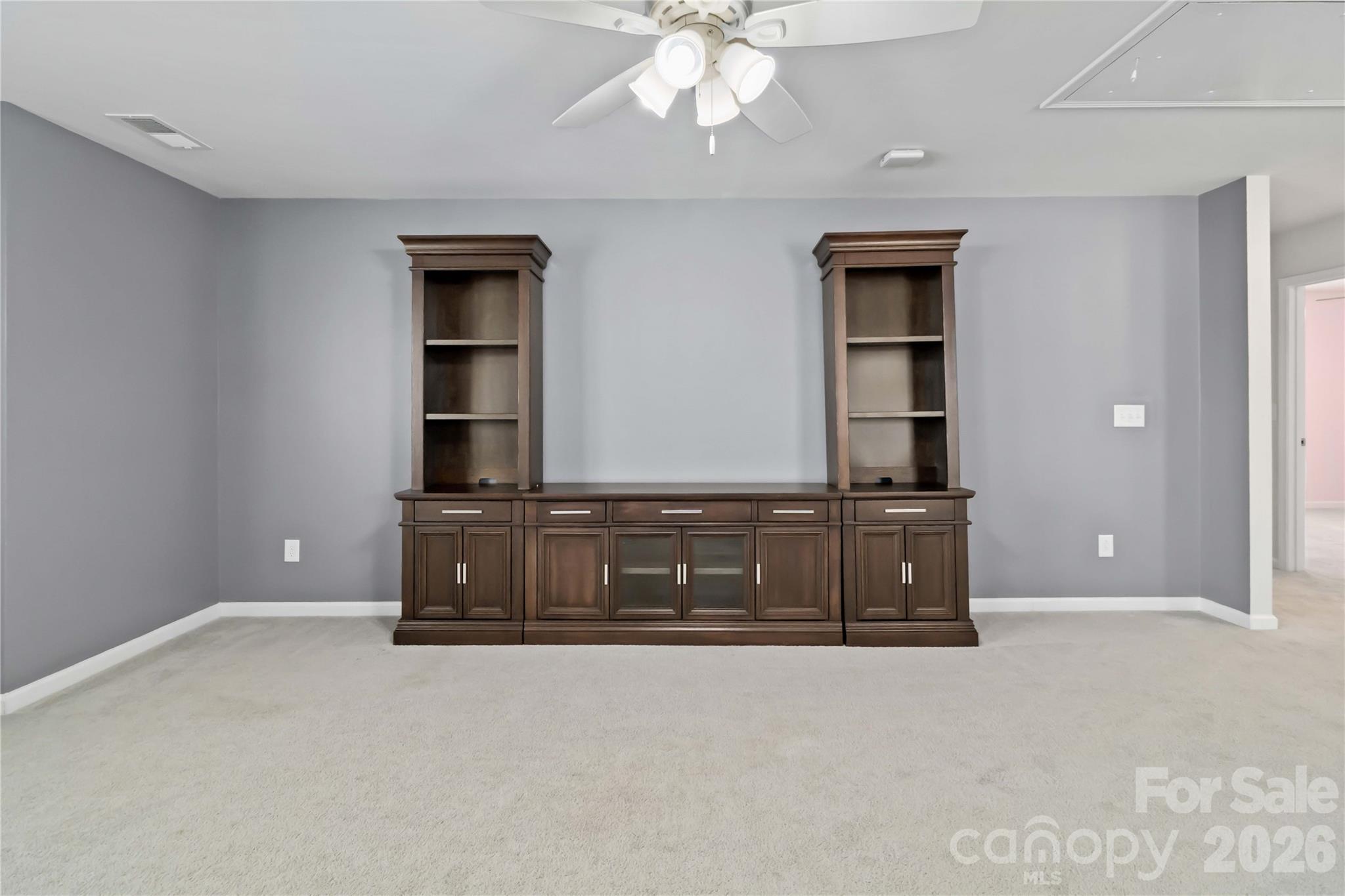 1016 Loggerhead Drive — Lancaster