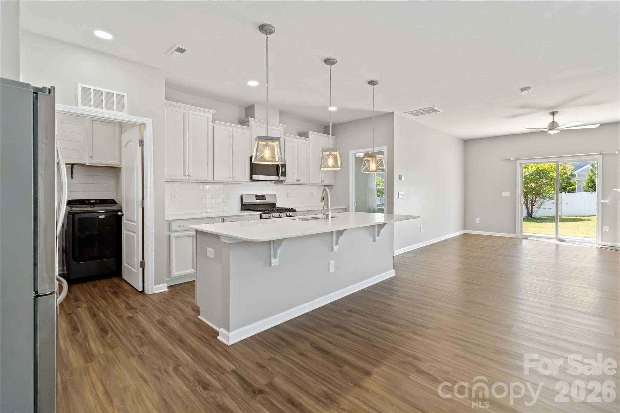 1016 Loggerhead Drive — Lancaster