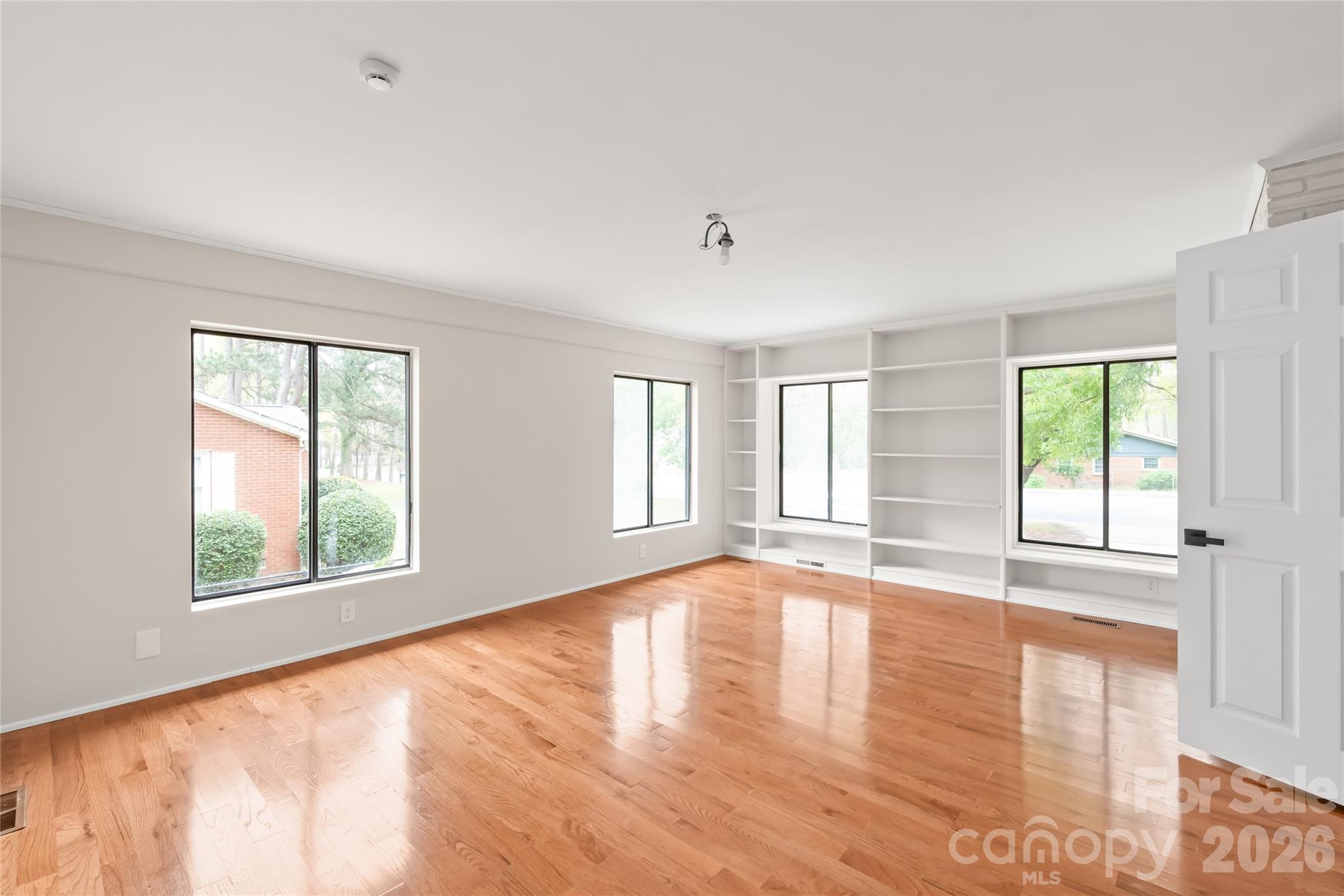 7537 Monroe Road — Charlotte