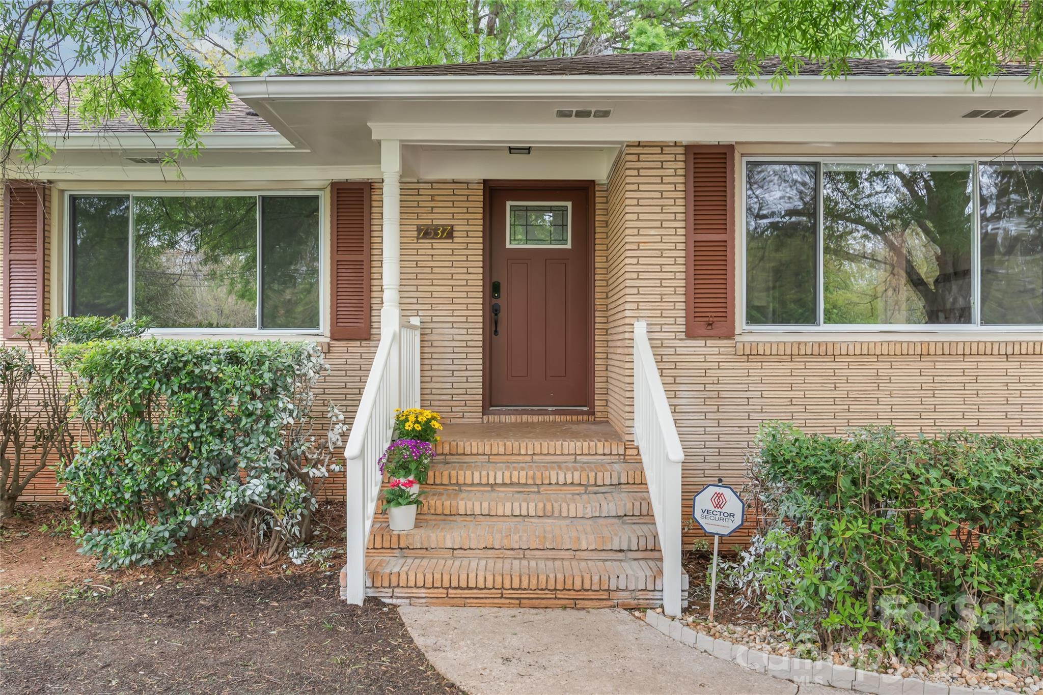 7537 Monroe Road — Charlotte