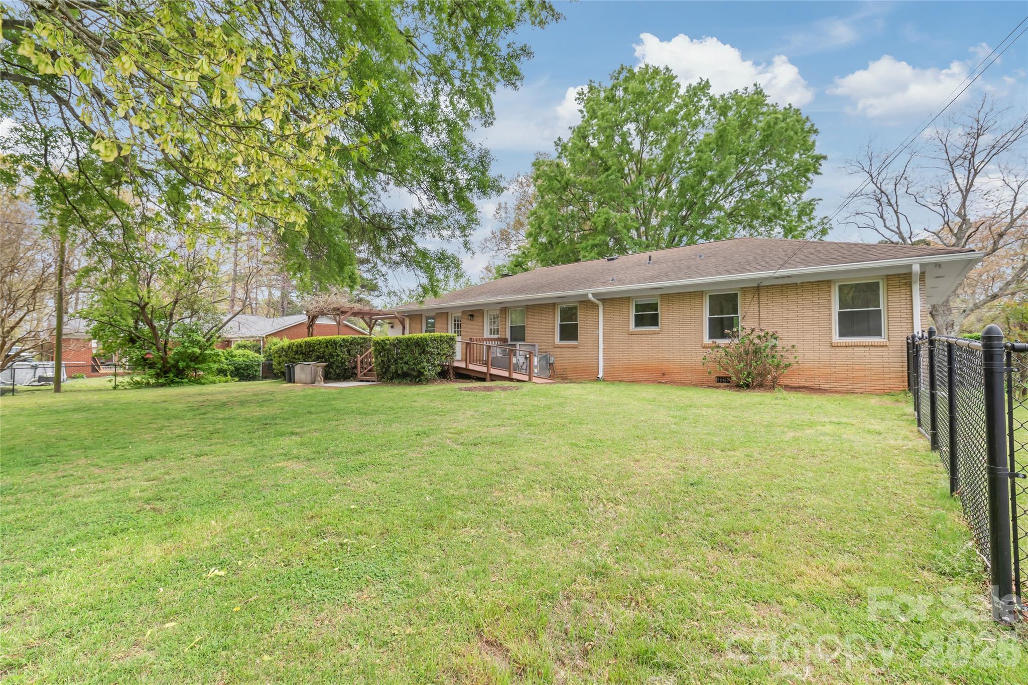 7537 Monroe Road — Charlotte