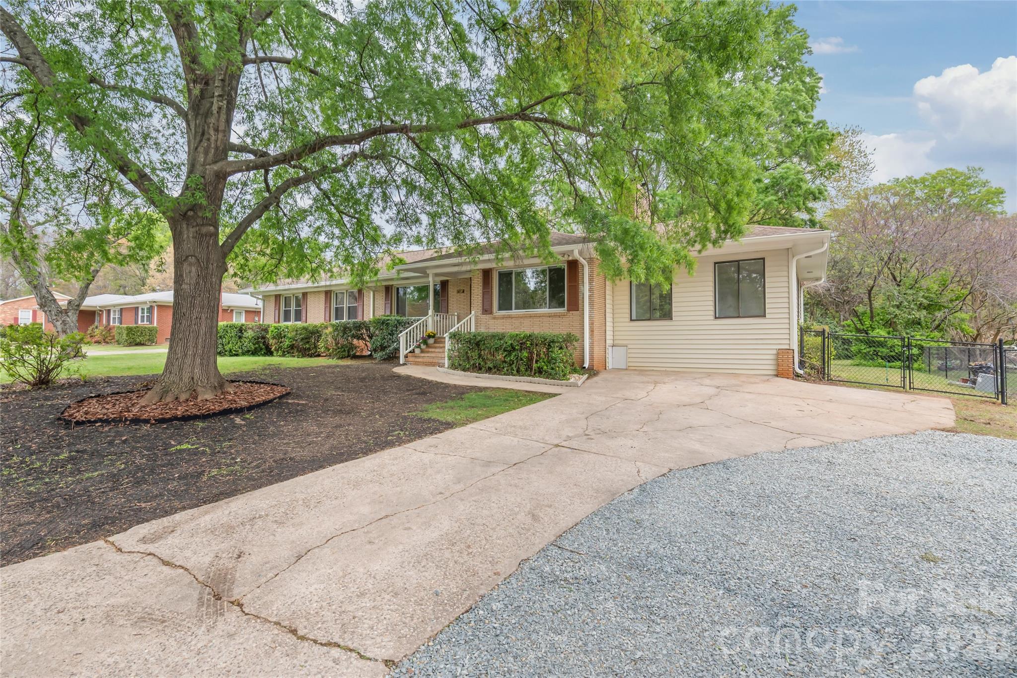 7537 Monroe Road — Charlotte