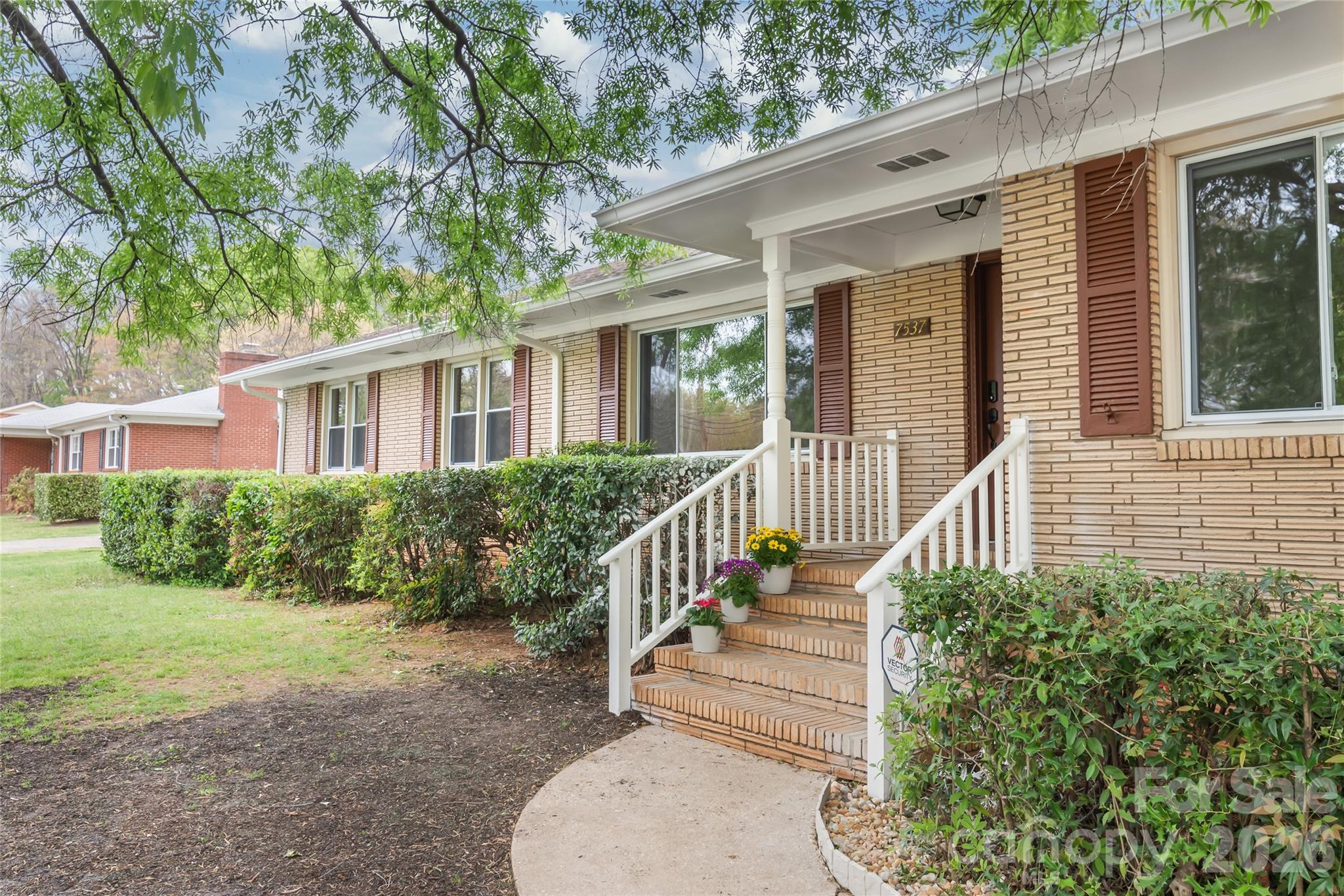 7537 Monroe Road — Charlotte