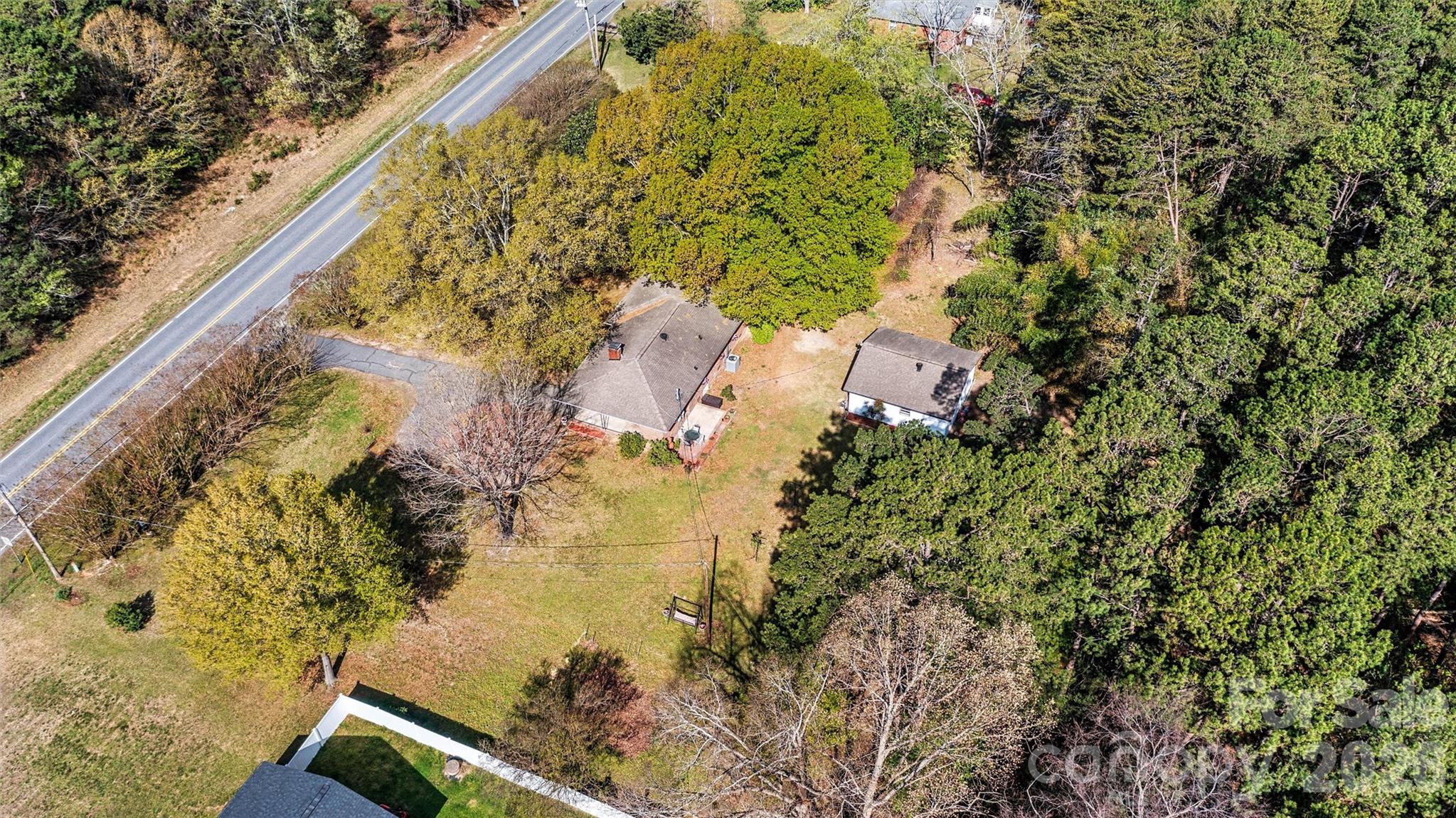 5329 E Highway 27 Highway — Iron Station