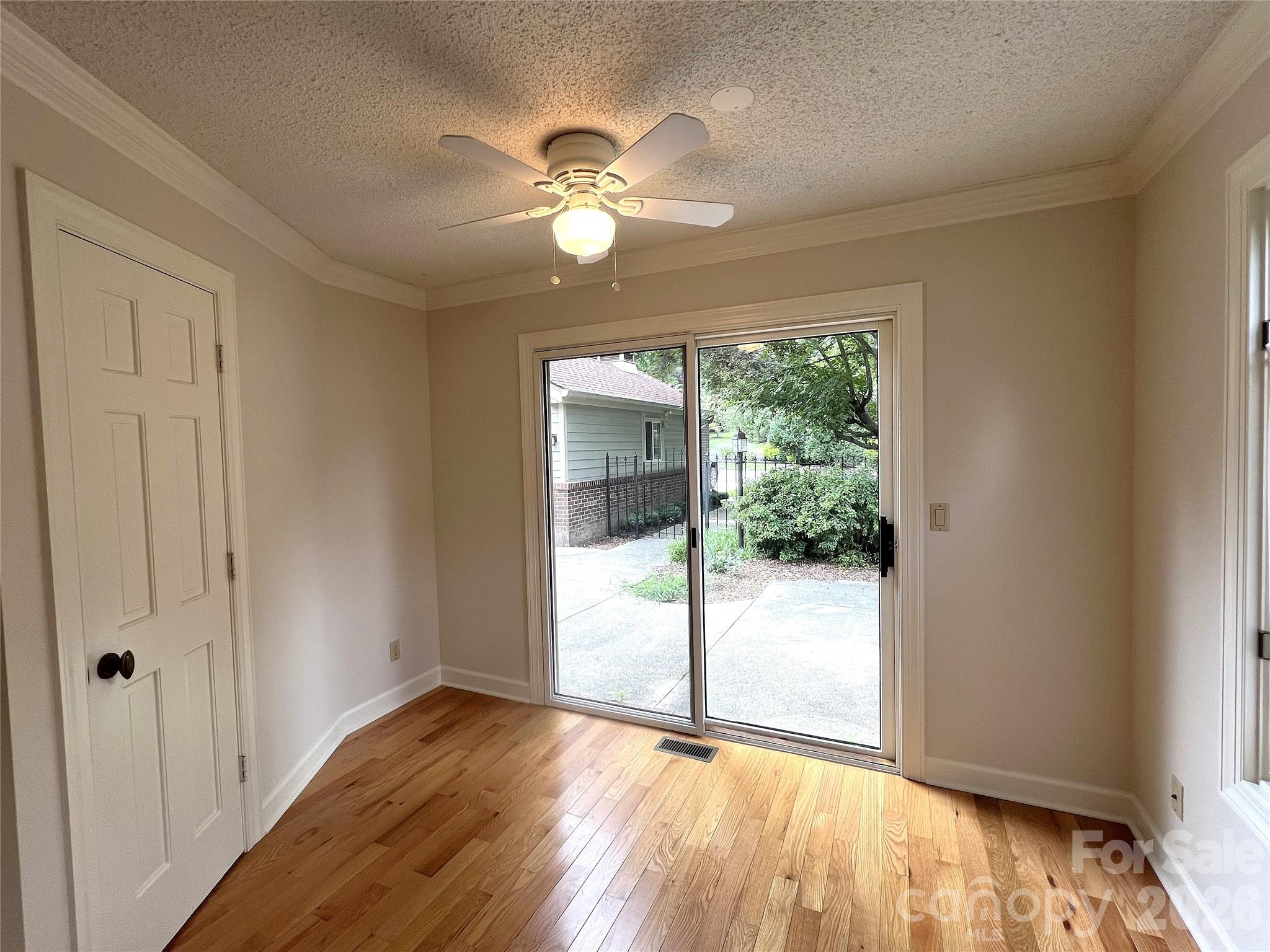 108 Glenbrook Drive — Hendersonville