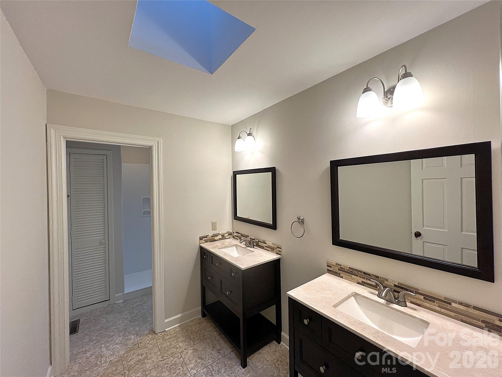 108 Glenbrook Drive — Hendersonville