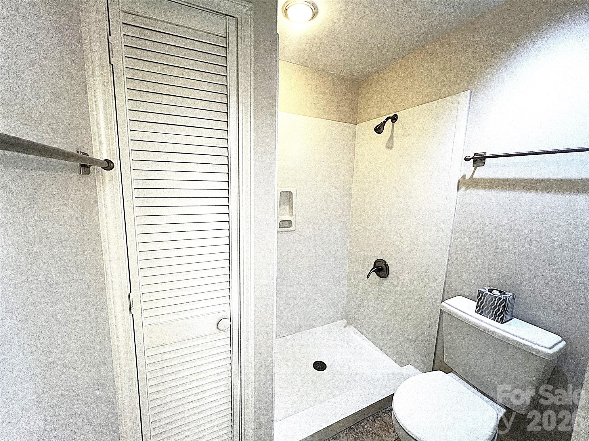 108 Glenbrook Drive — Hendersonville