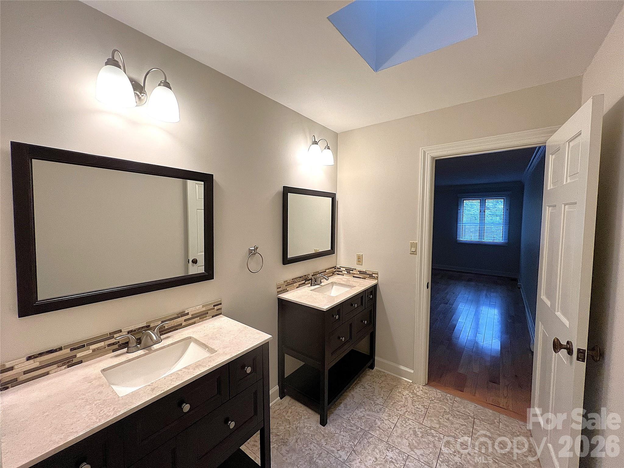 108 Glenbrook Drive — Hendersonville