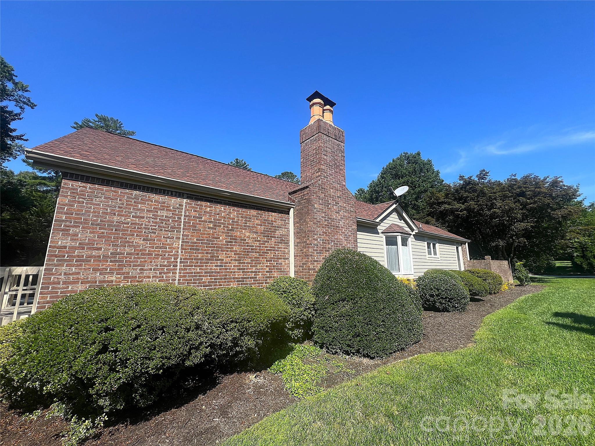 108 Glenbrook Drive — Hendersonville