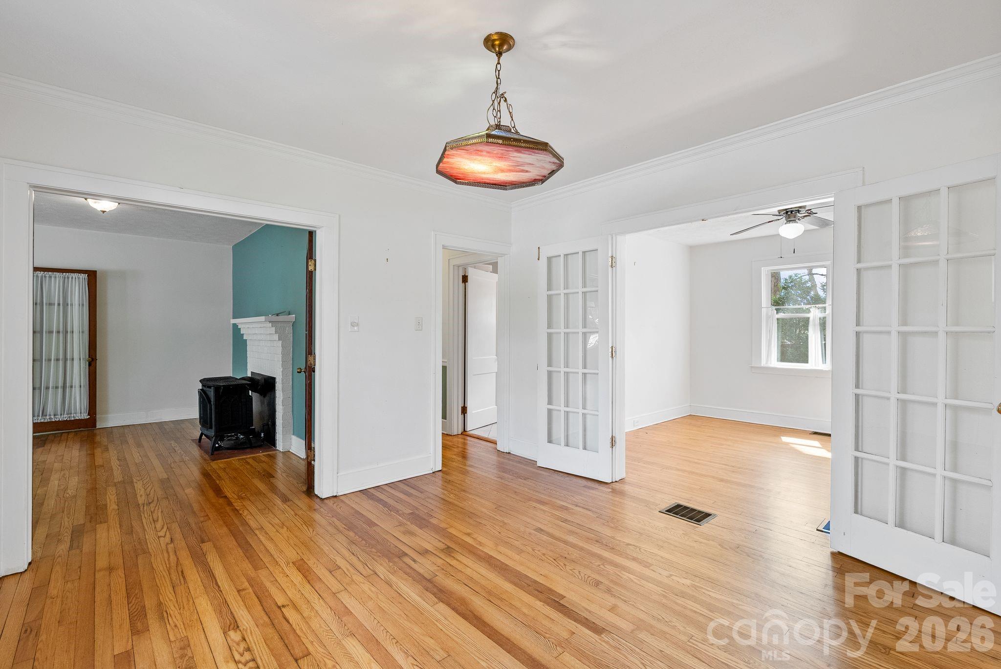 832 Sand Hill Road — Asheville