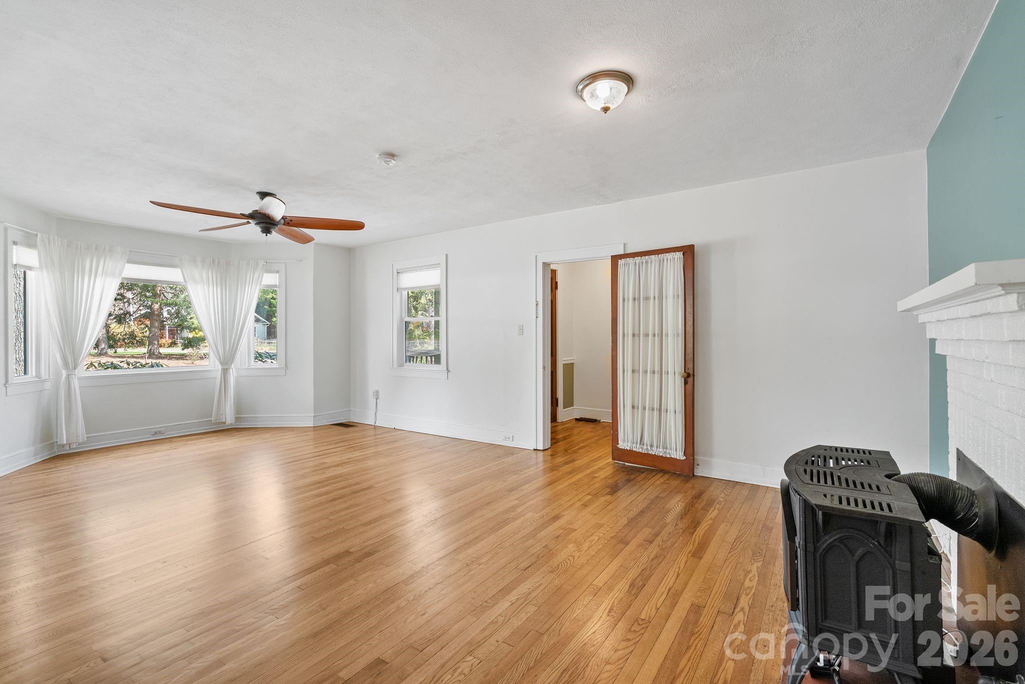 832 Sand Hill Road — Asheville