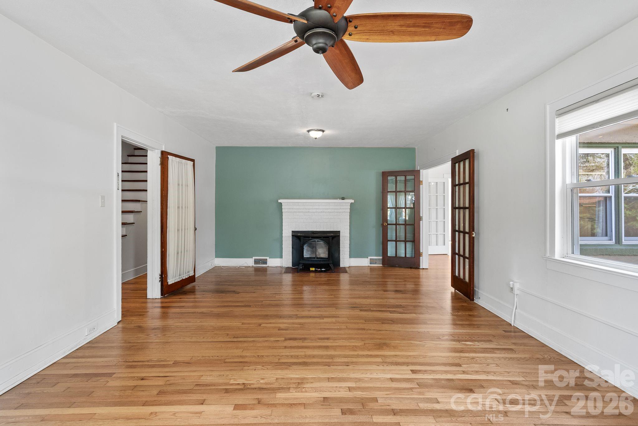832 Sand Hill Road — Asheville