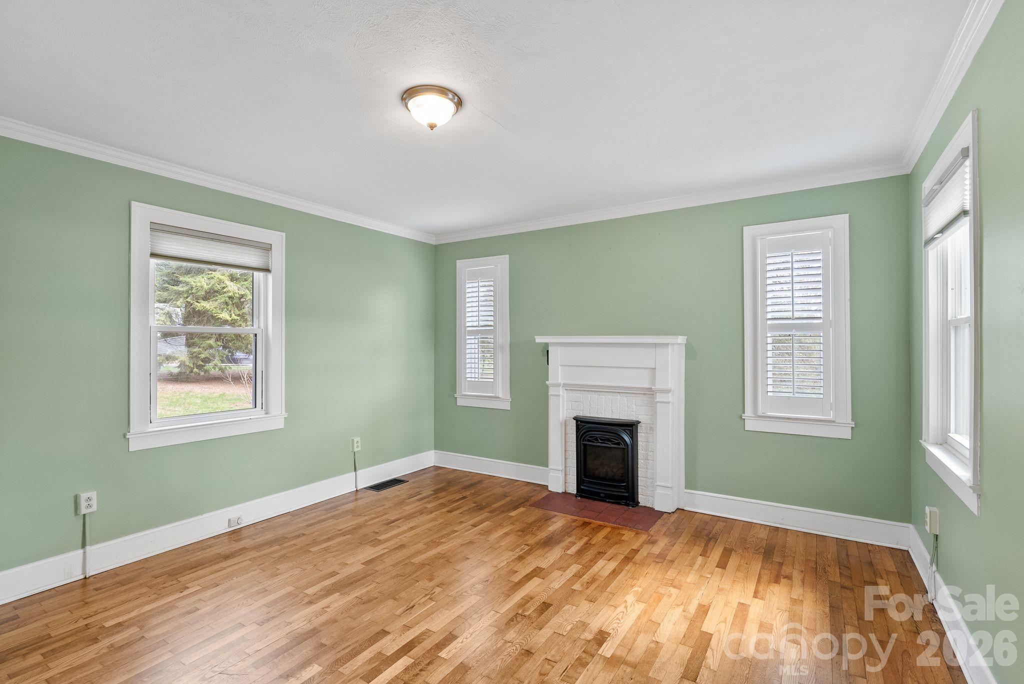 832 Sand Hill Road — Asheville