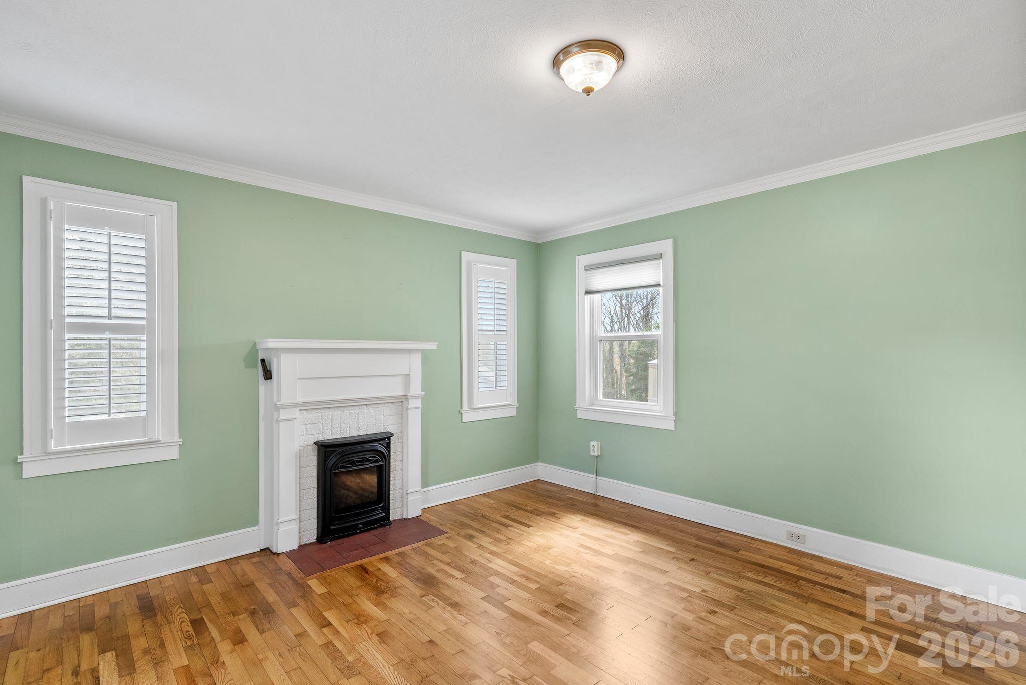 832 Sand Hill Road — Asheville