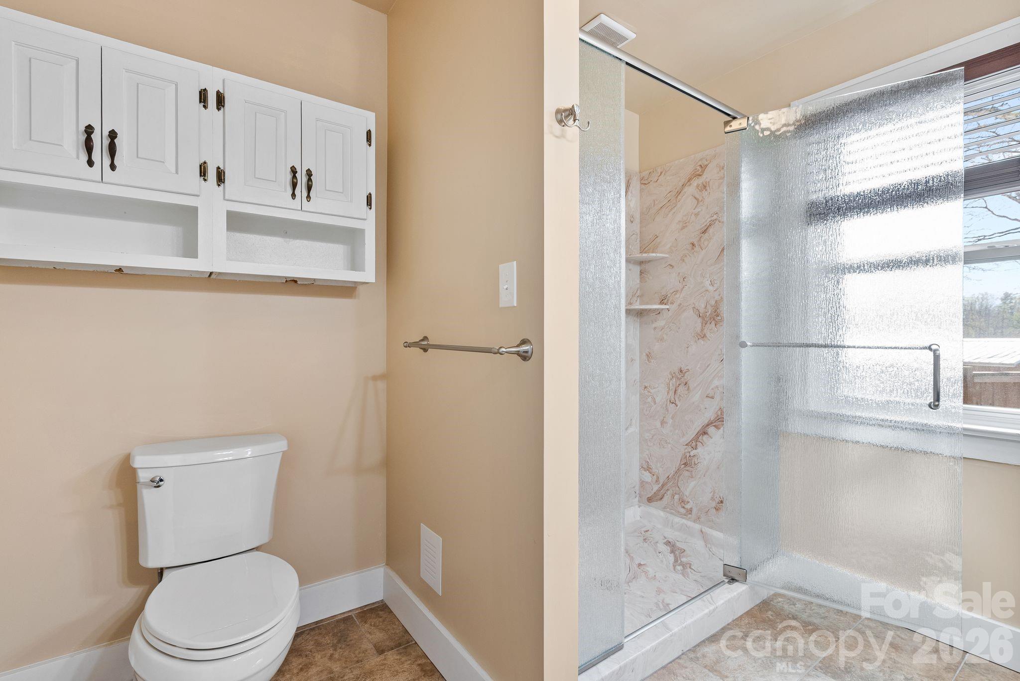 832 Sand Hill Road — Asheville
