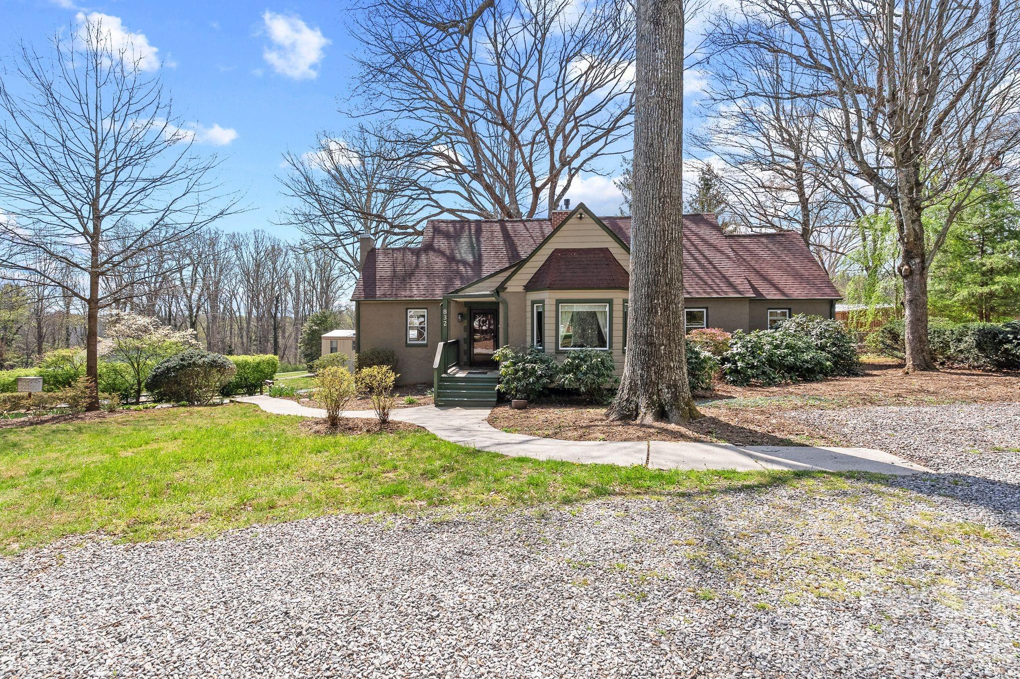 832 Sand Hill Road — Asheville