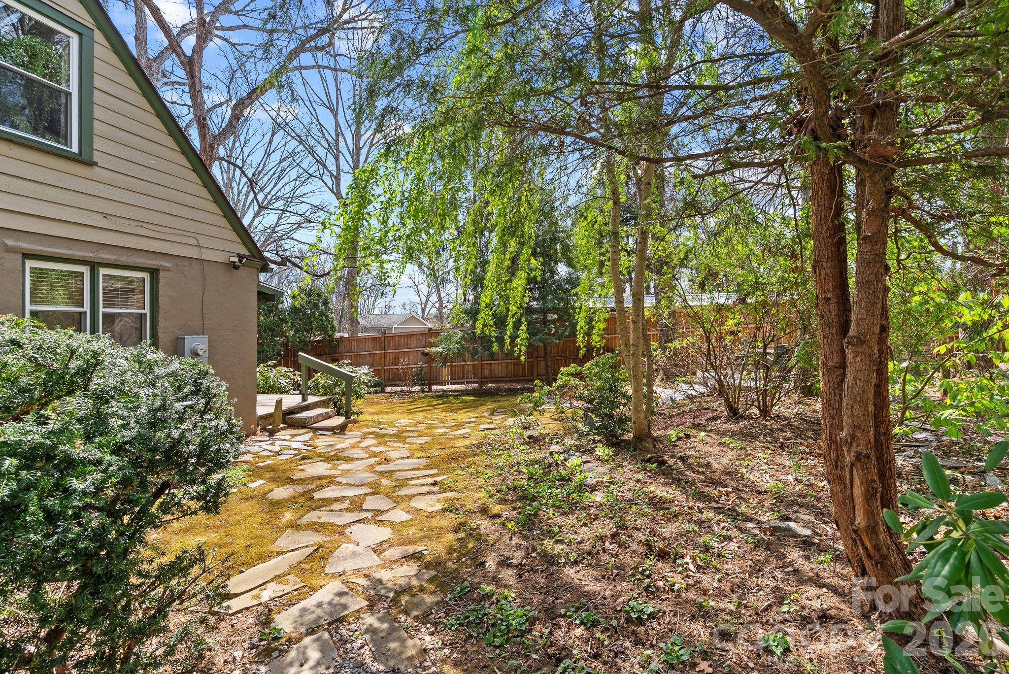 832 Sand Hill Road — Asheville