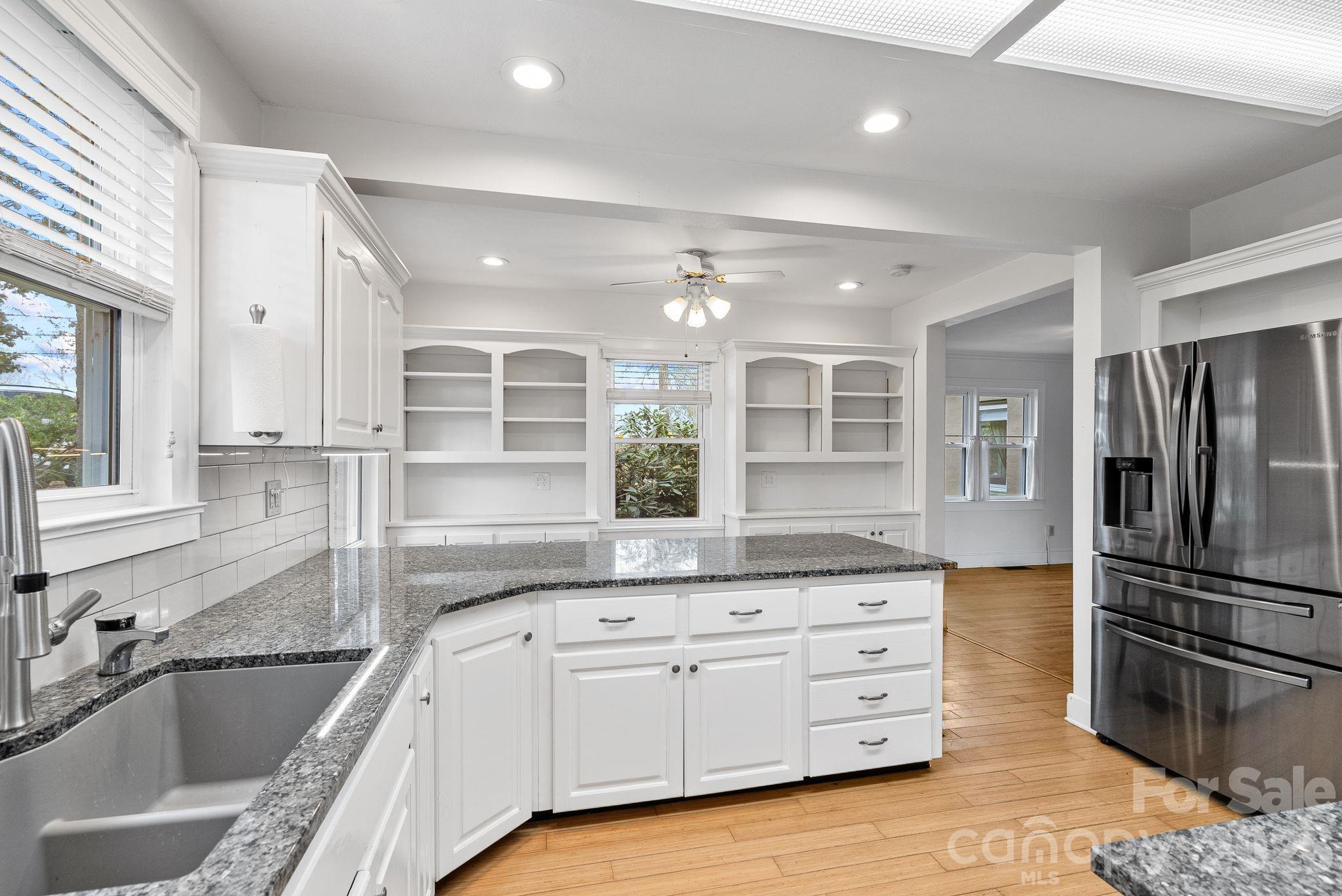 832 Sand Hill Road — Asheville