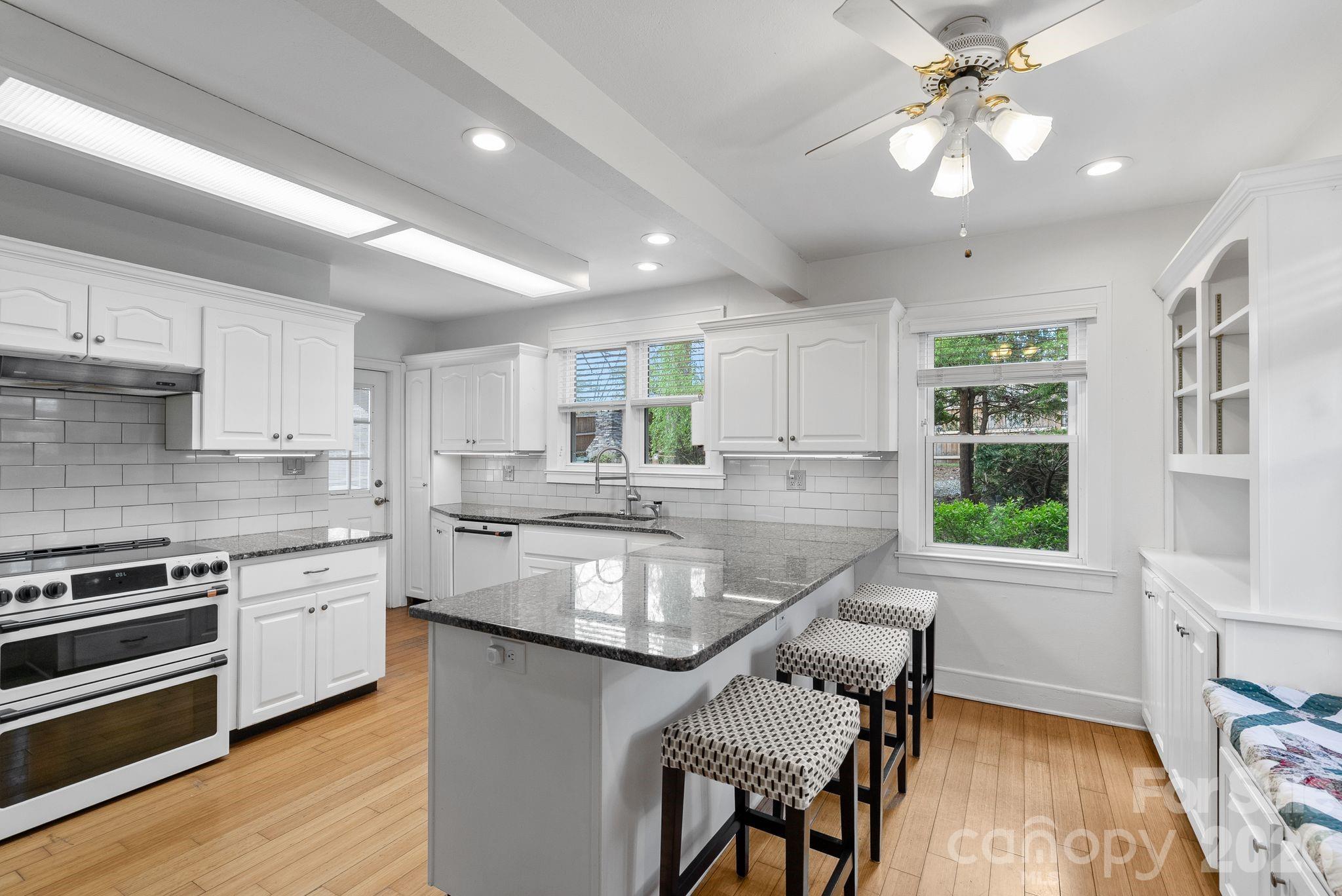 832 Sand Hill Road — Asheville