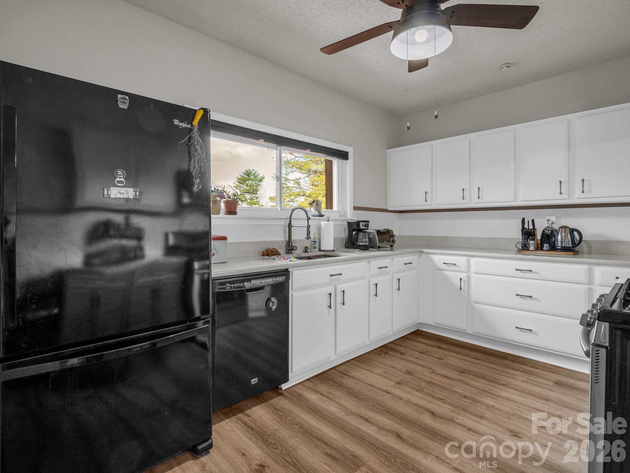 47 Granny Apple Road — Hendersonville
