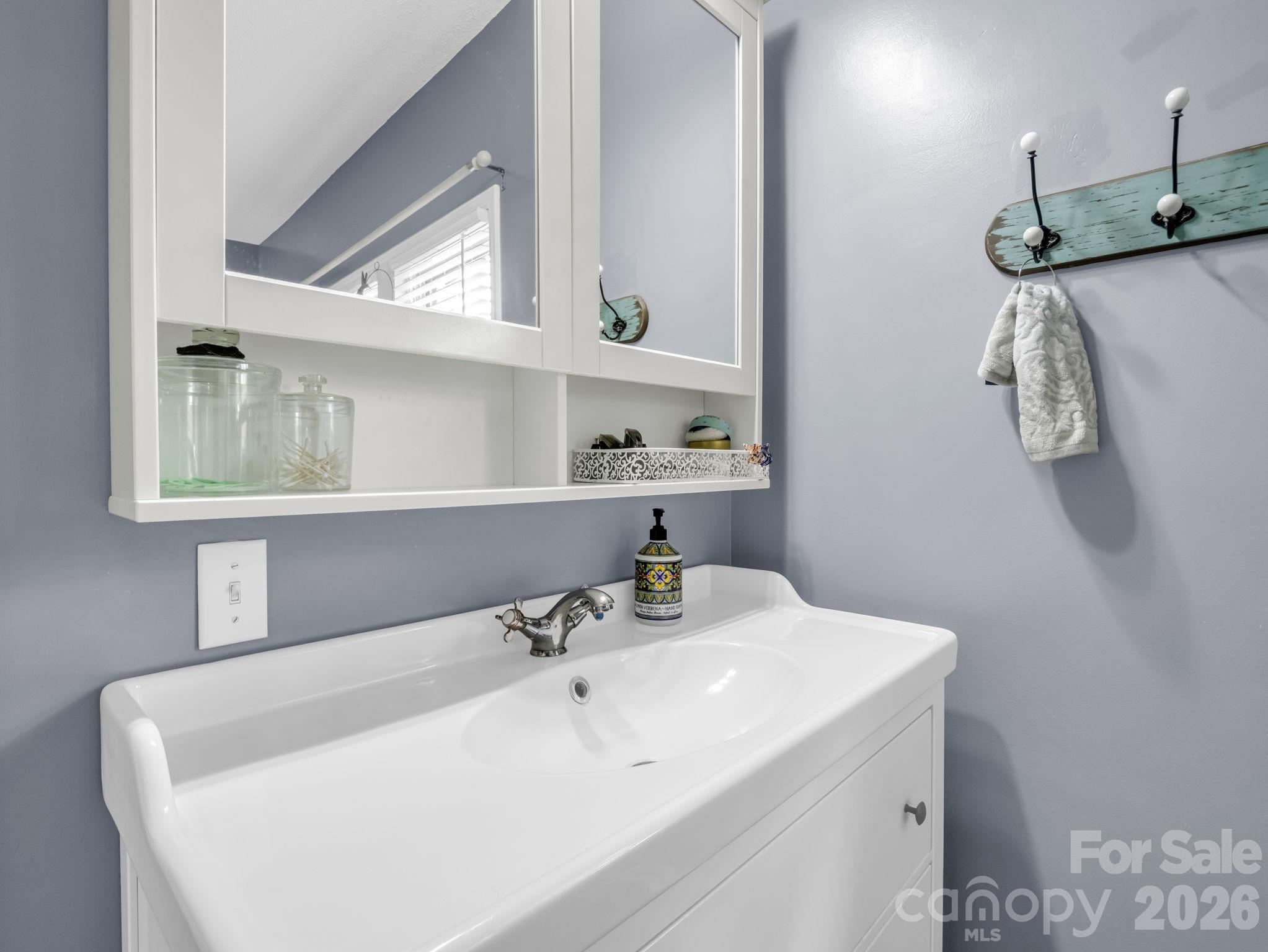 47 Granny Apple Road — Hendersonville