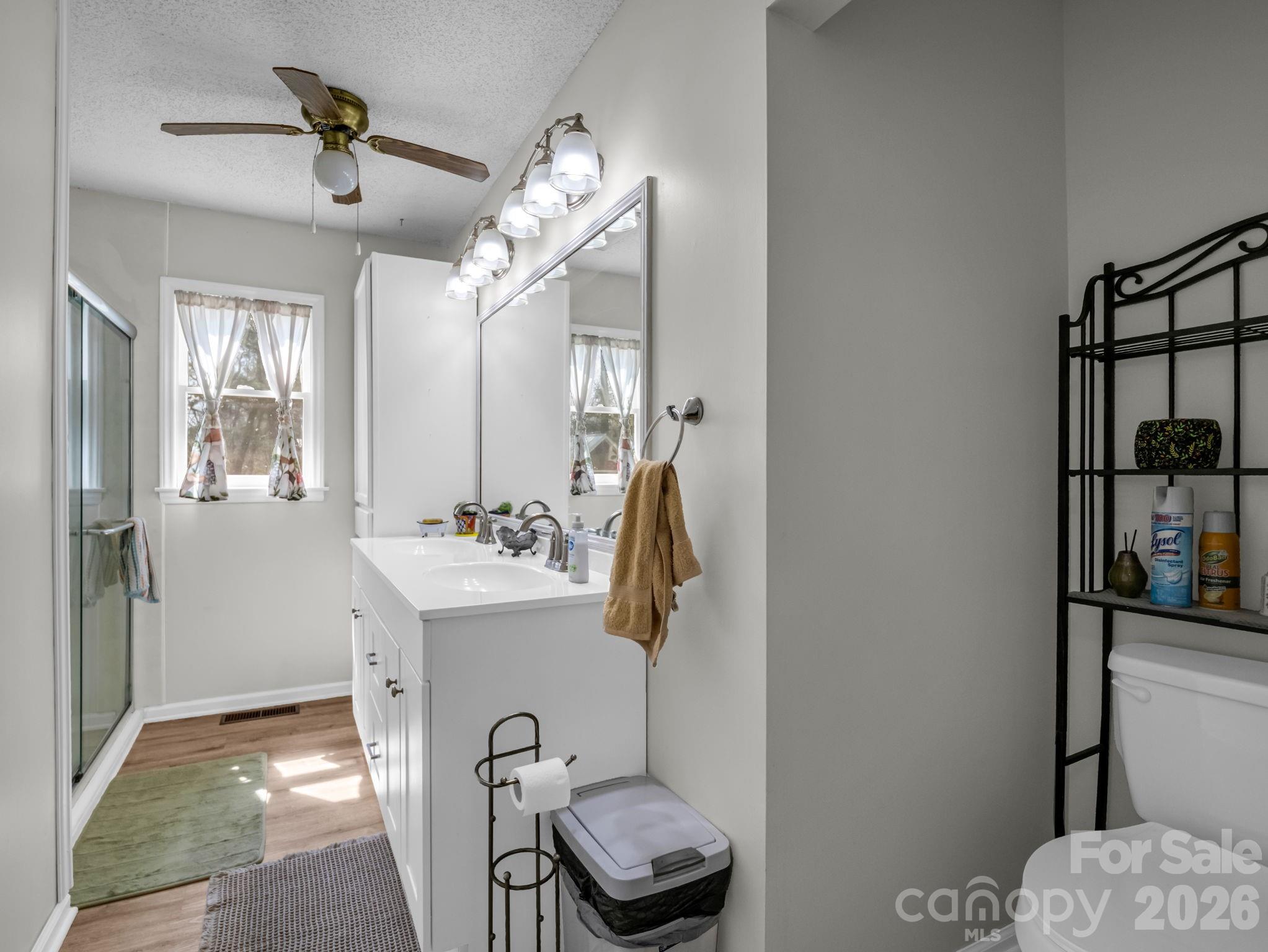 47 Granny Apple Road — Hendersonville