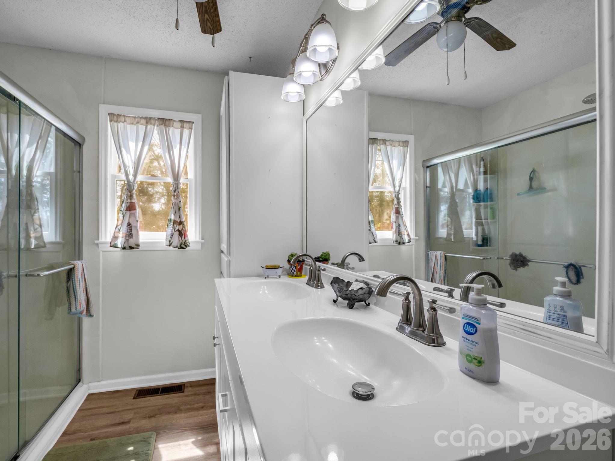 47 Granny Apple Road — Hendersonville