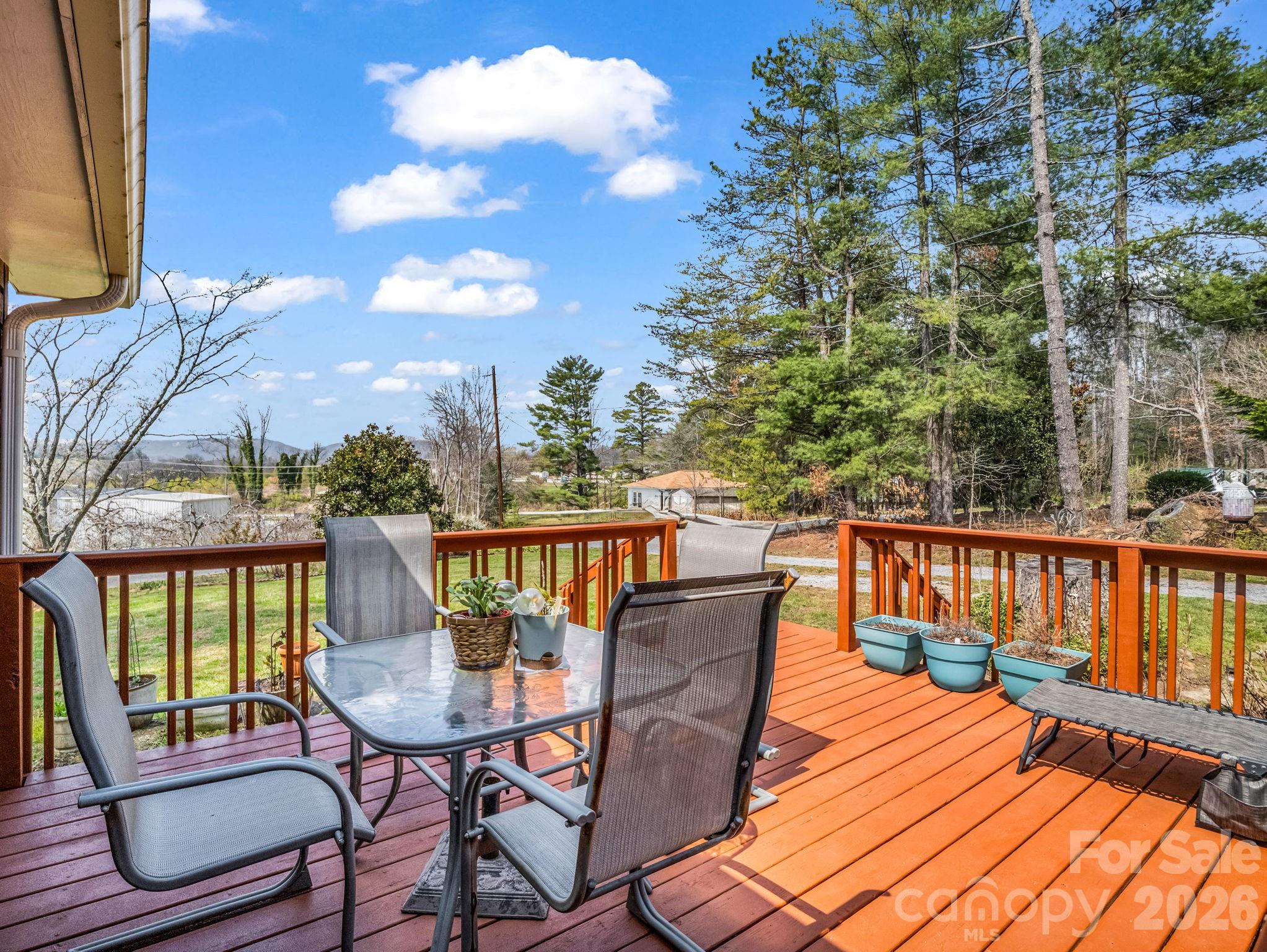 47 Granny Apple Road — Hendersonville