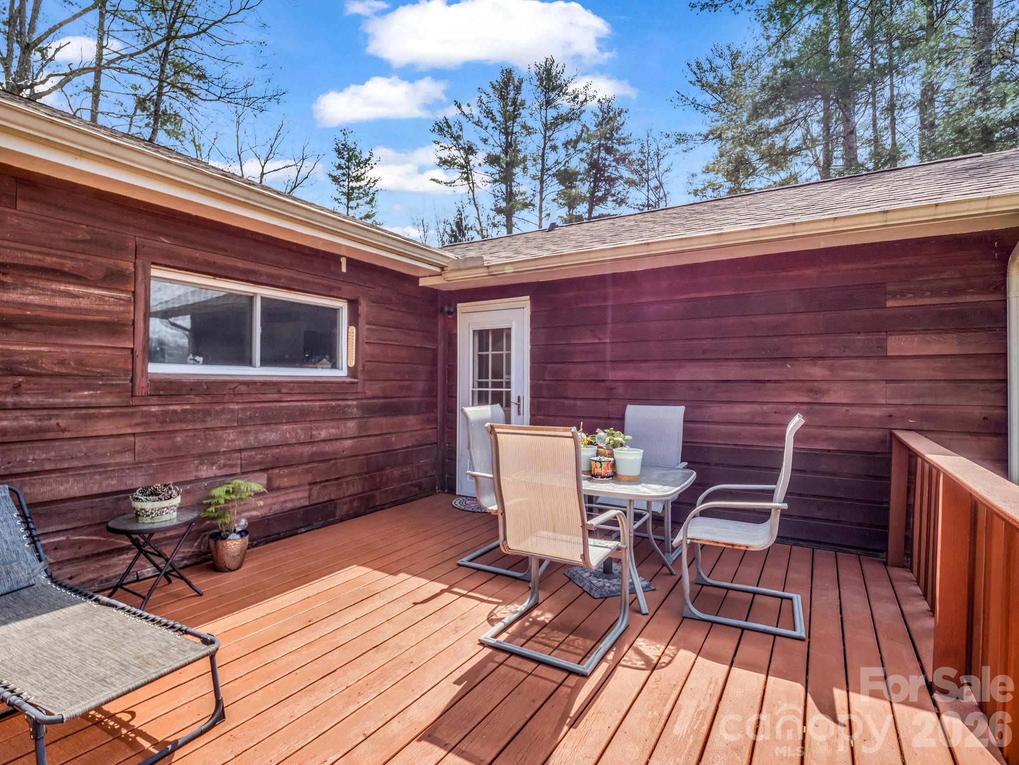 47 Granny Apple Road — Hendersonville
