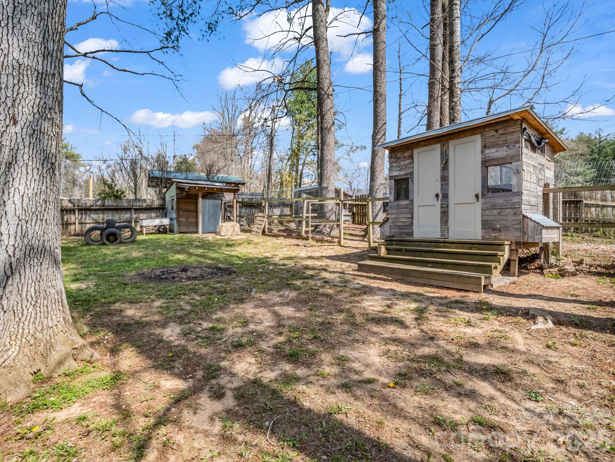 47 Granny Apple Road — Hendersonville
