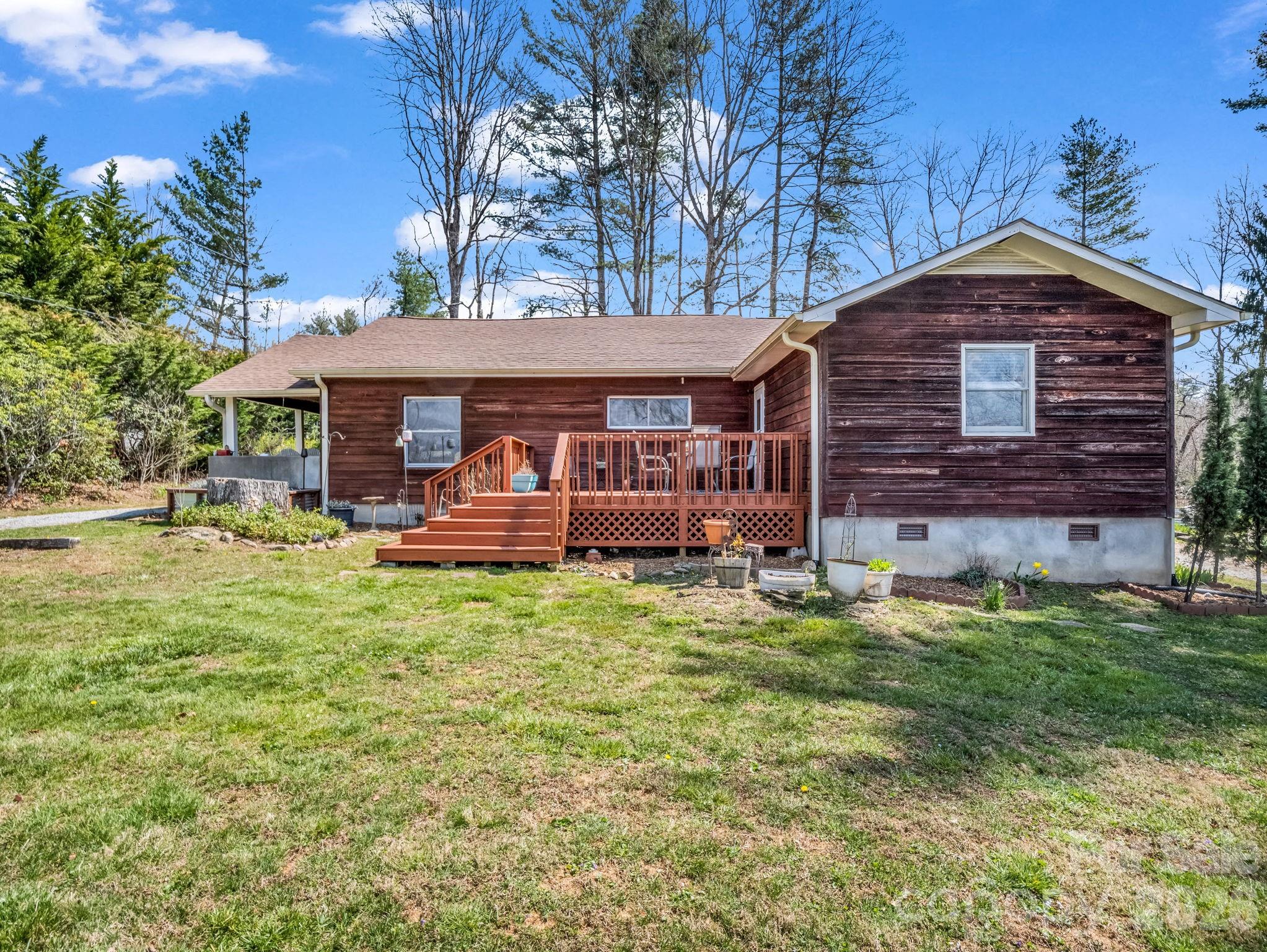 47 Granny Apple Road — Hendersonville