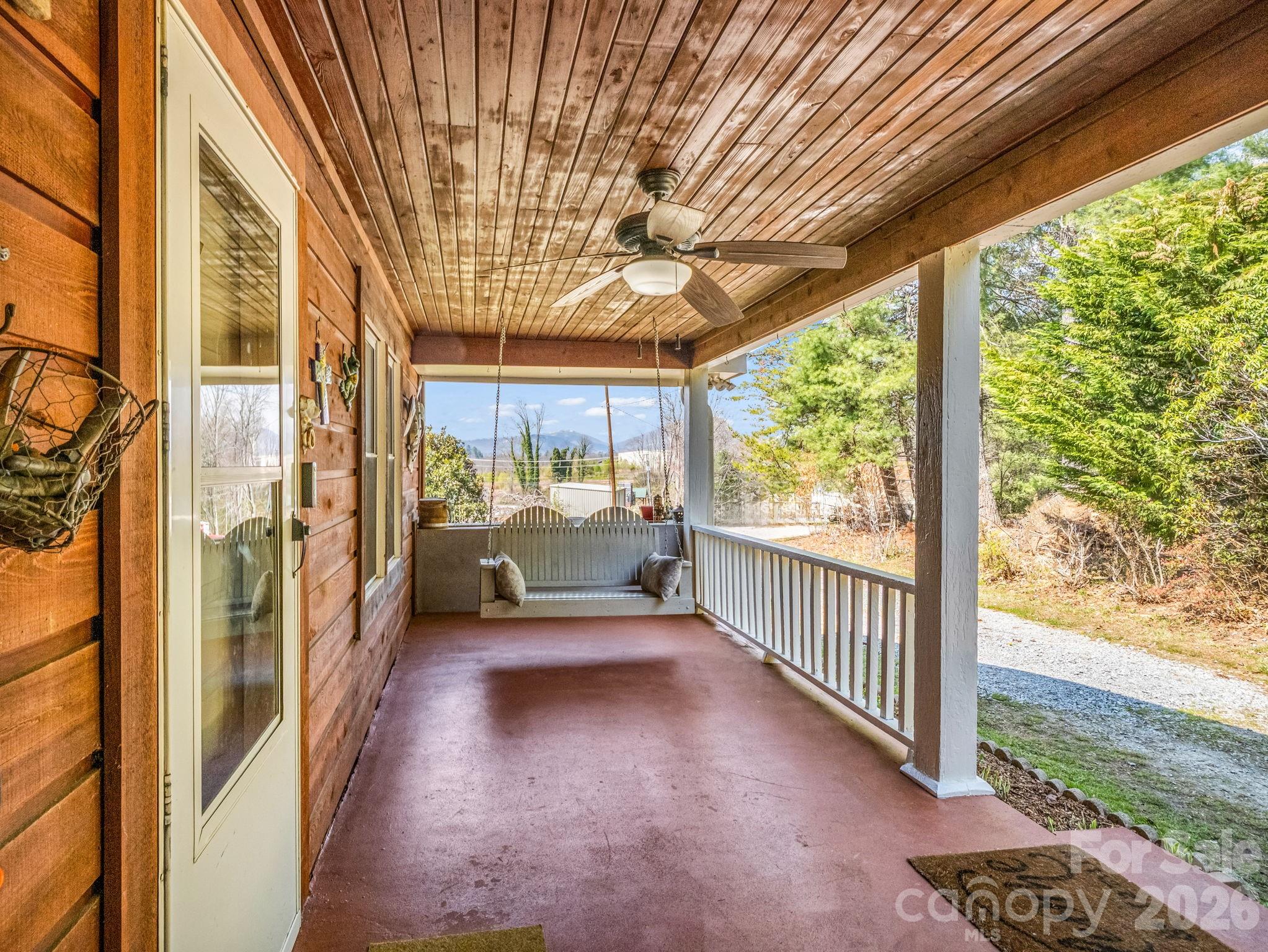 47 Granny Apple Road — Hendersonville
