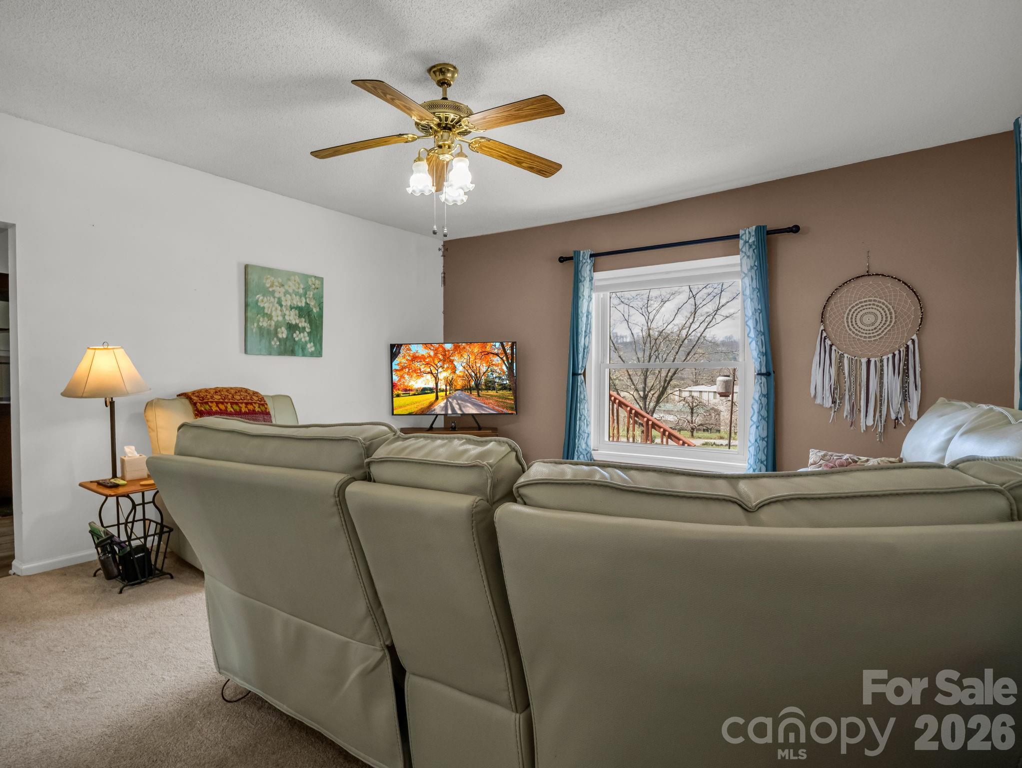 47 Granny Apple Road — Hendersonville