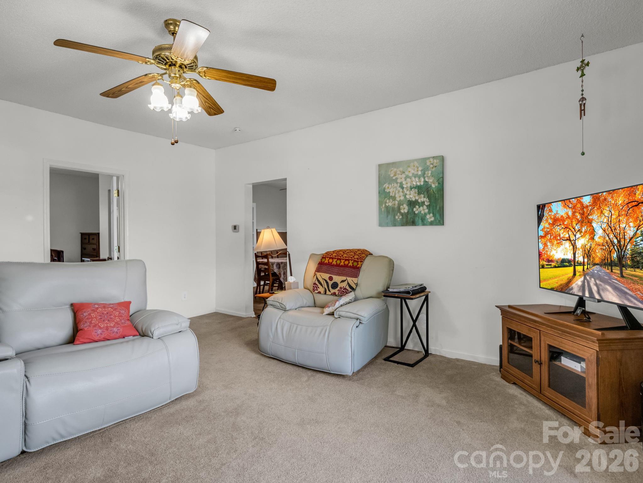 47 Granny Apple Road — Hendersonville
