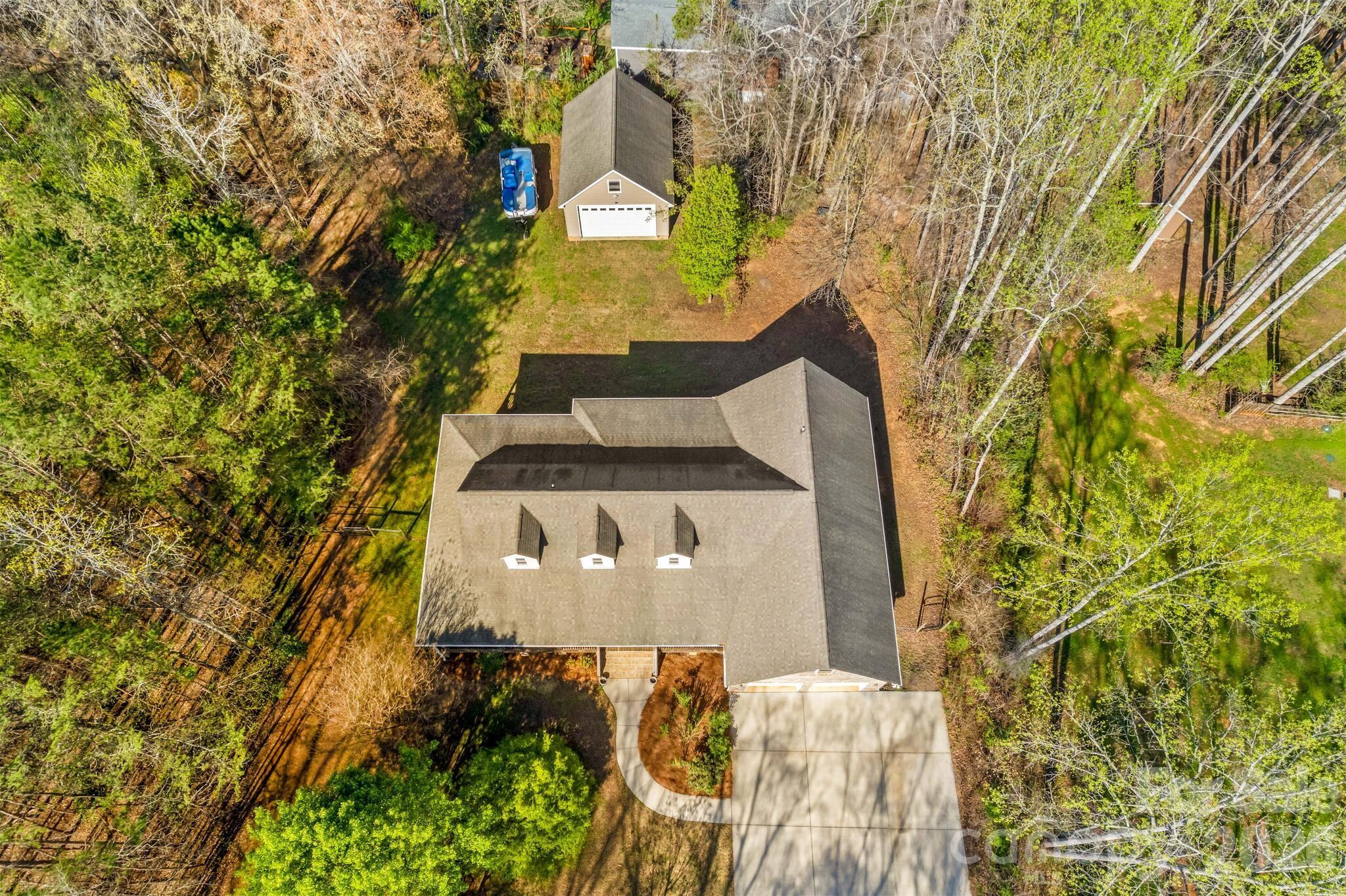 260 River Country Road — Salisbury