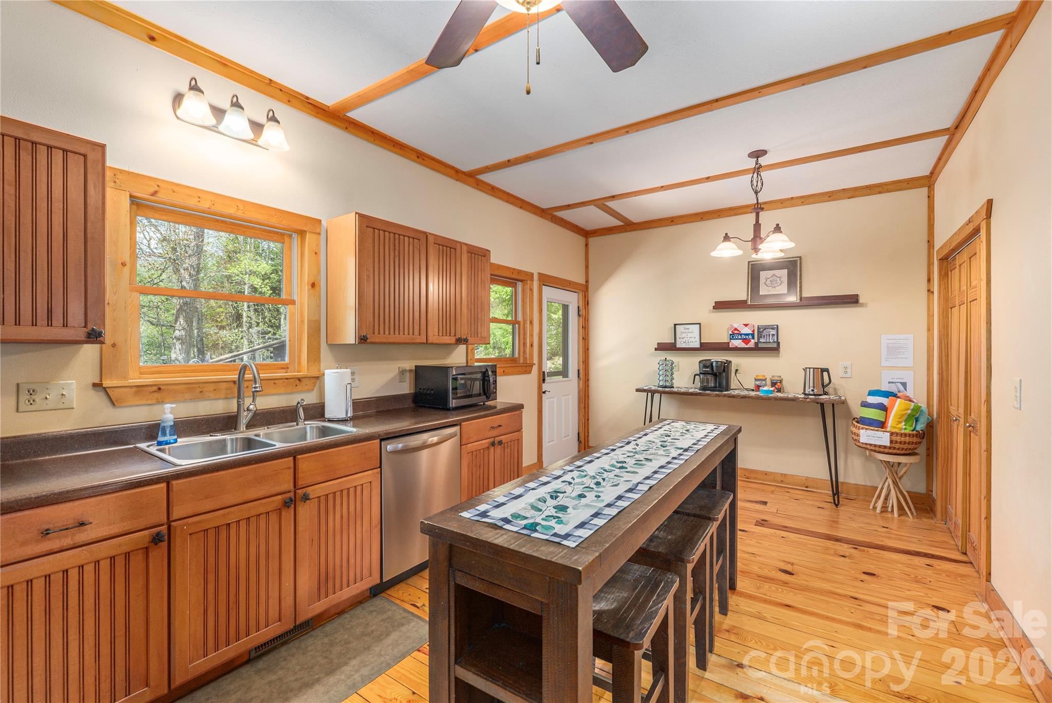 129 Valley Creek Drive — Maggie Valley