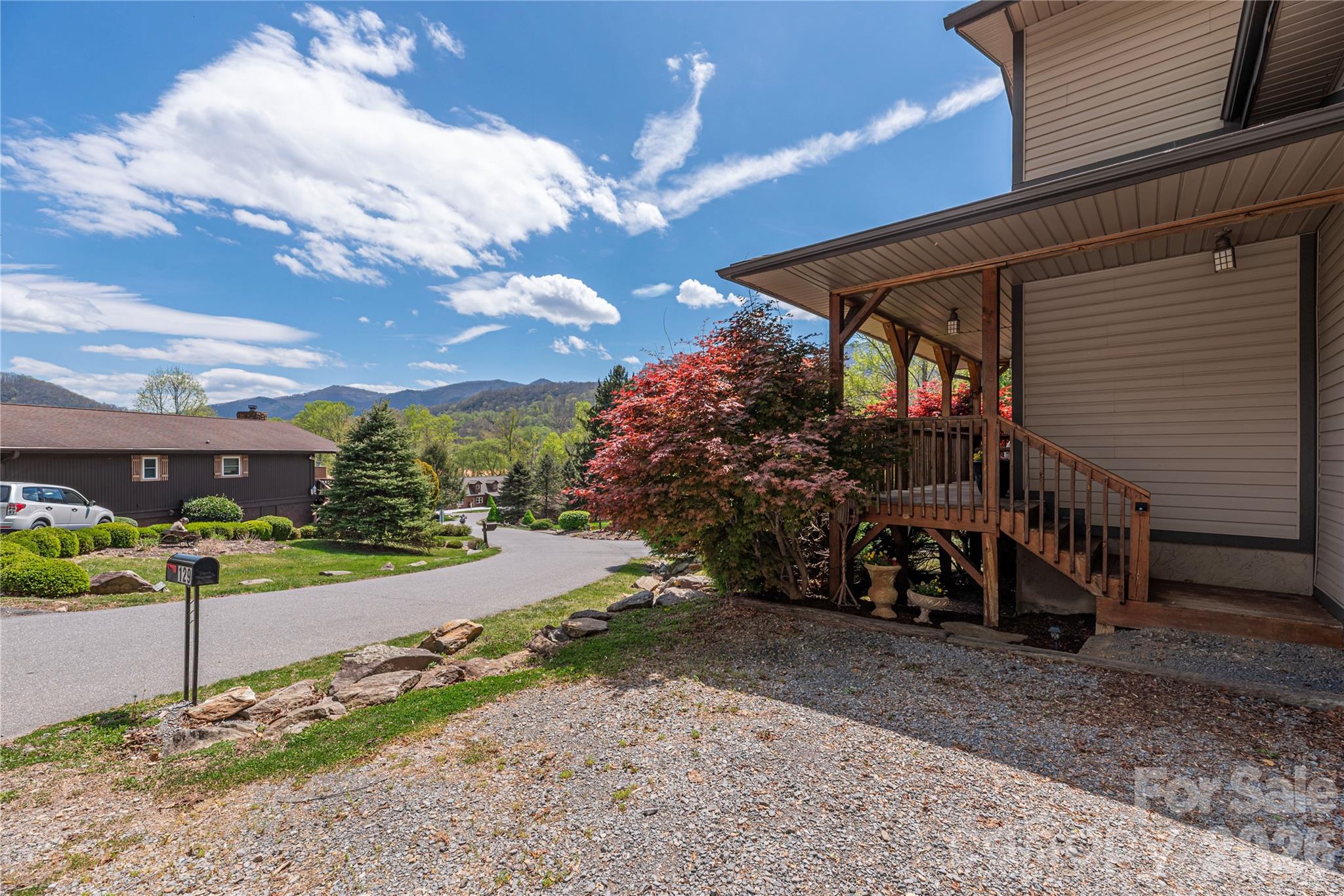 129 Valley Creek Drive — Maggie Valley