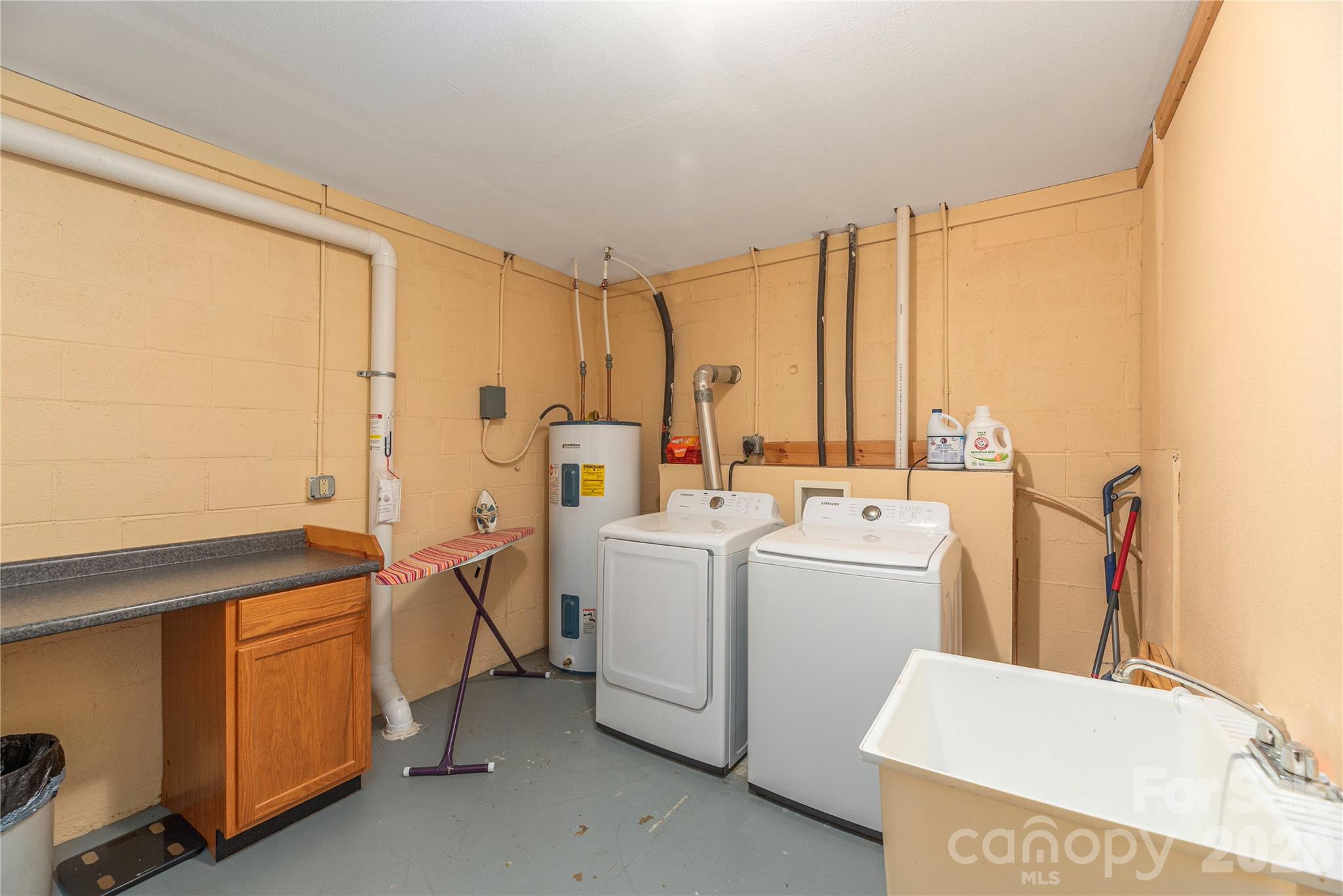 129 Valley Creek Drive — Maggie Valley