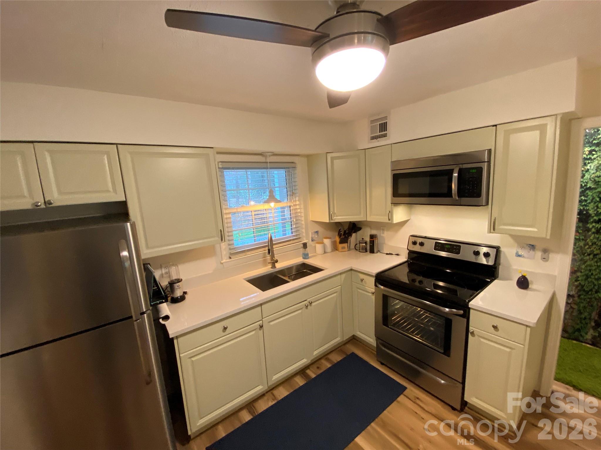 101 Boyd Drive #2C — Flat Rock