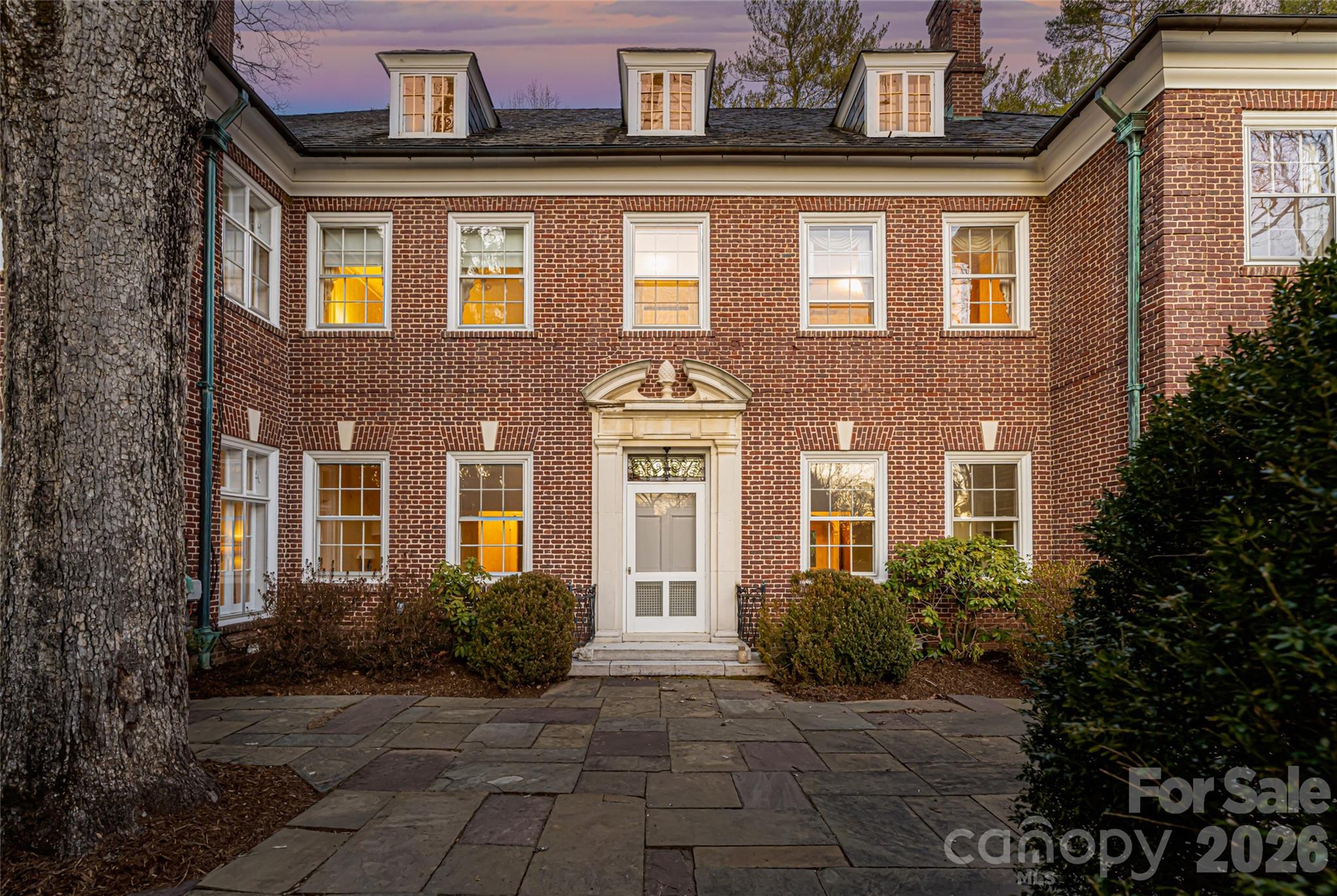 407 Vanderbilt Road — Asheville