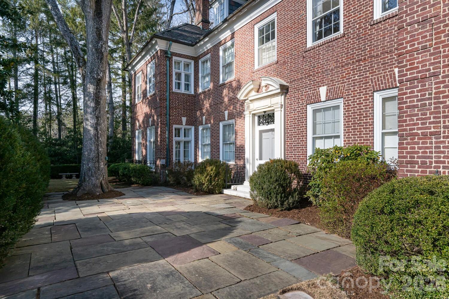 407 Vanderbilt Road — Asheville