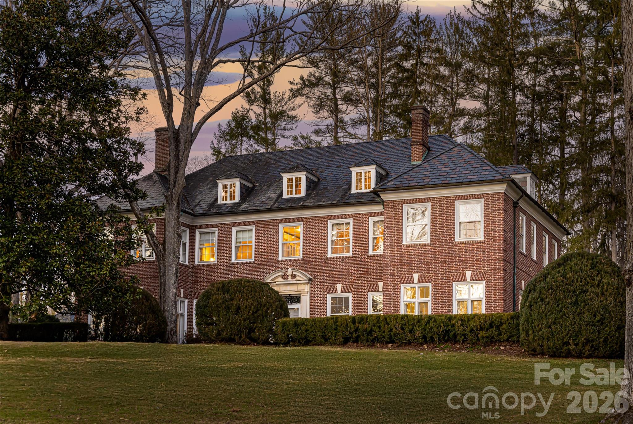 407 Vanderbilt Road — Asheville
