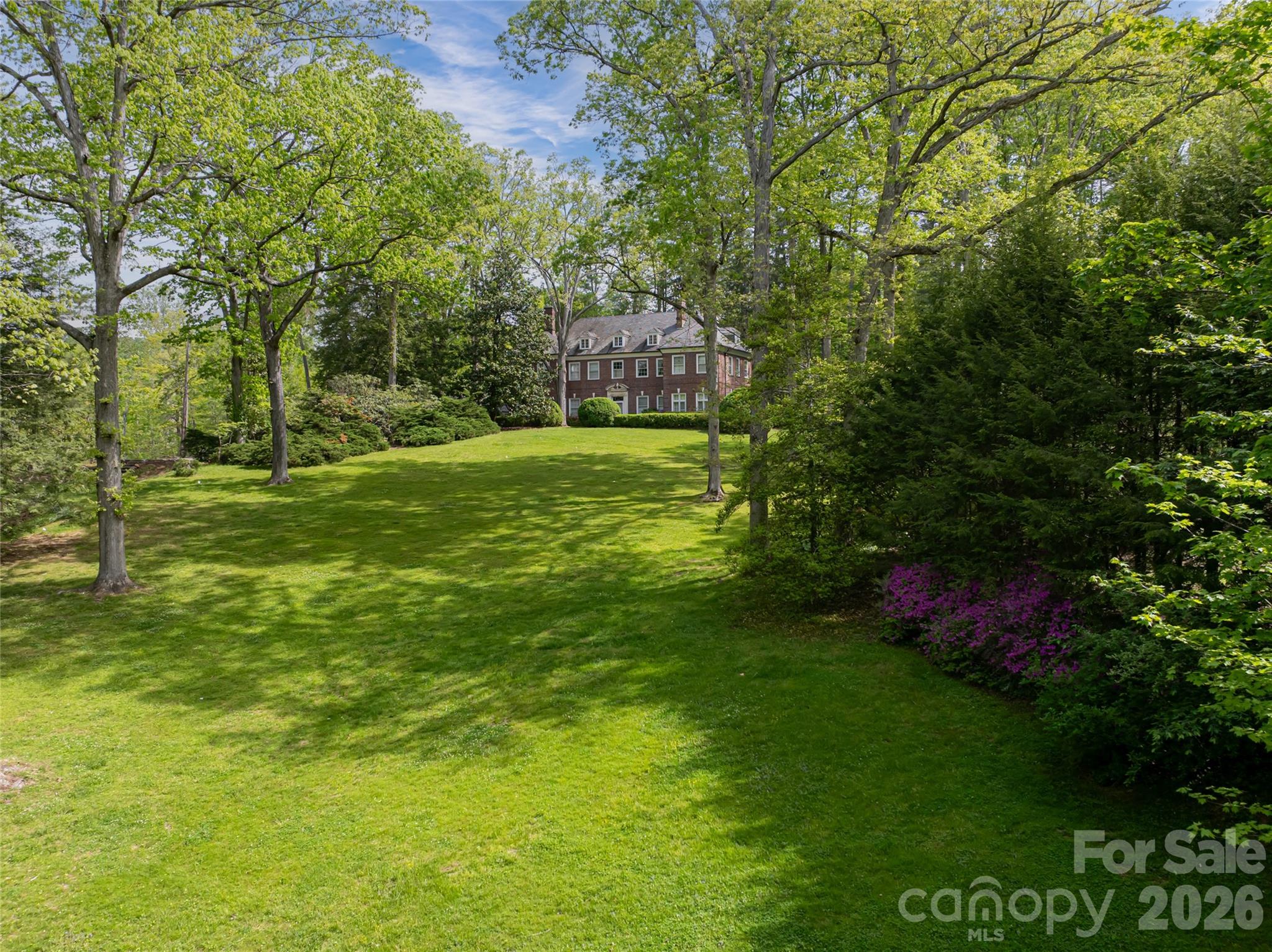 407 Vanderbilt Road — Asheville