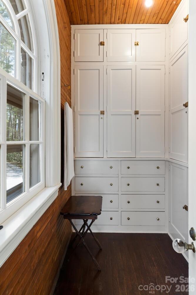 407 Vanderbilt Road — Asheville