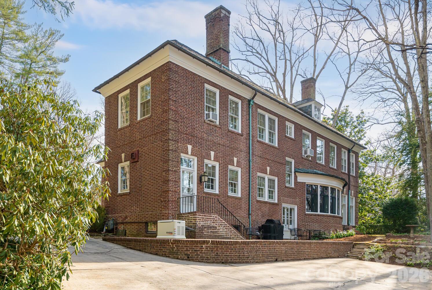 407 Vanderbilt Road — Asheville
