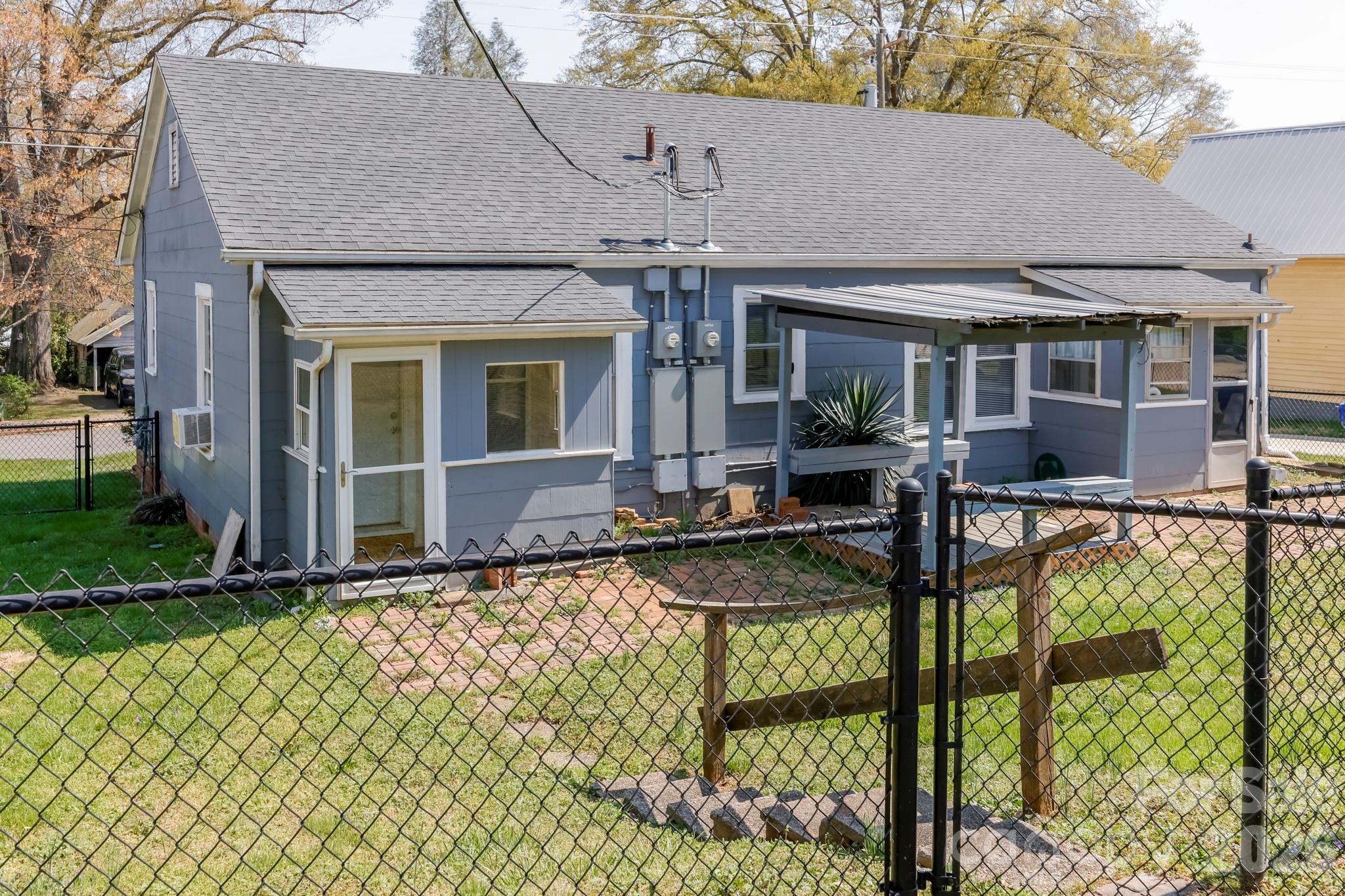 114 S Mitchell Street — Rutherfordton