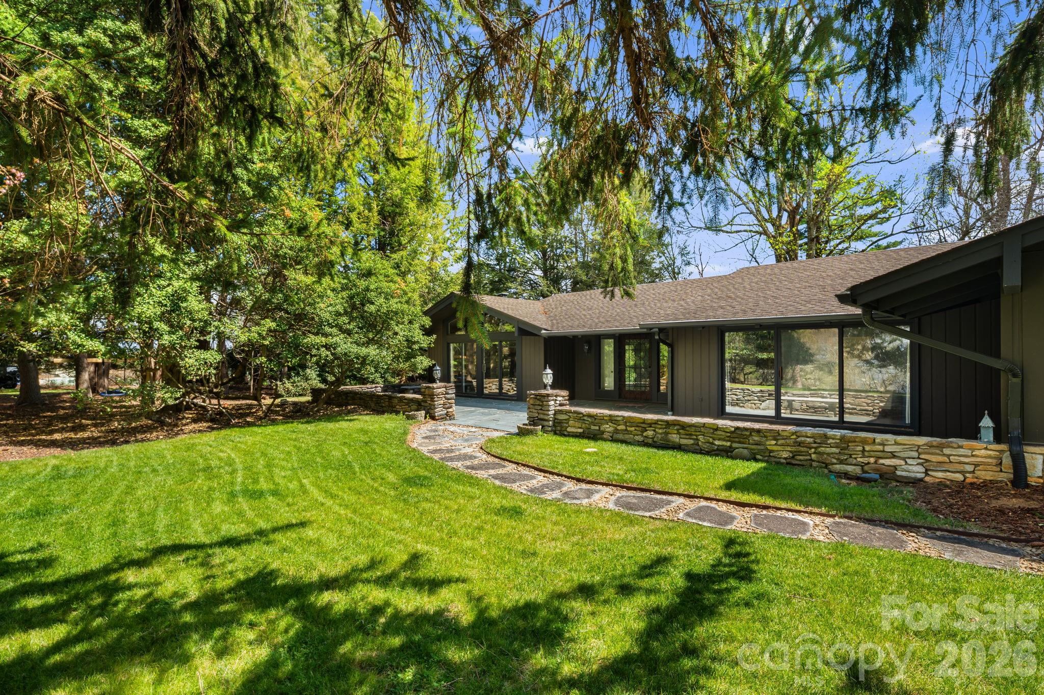 254 Orchard Circle — Laurel Park
