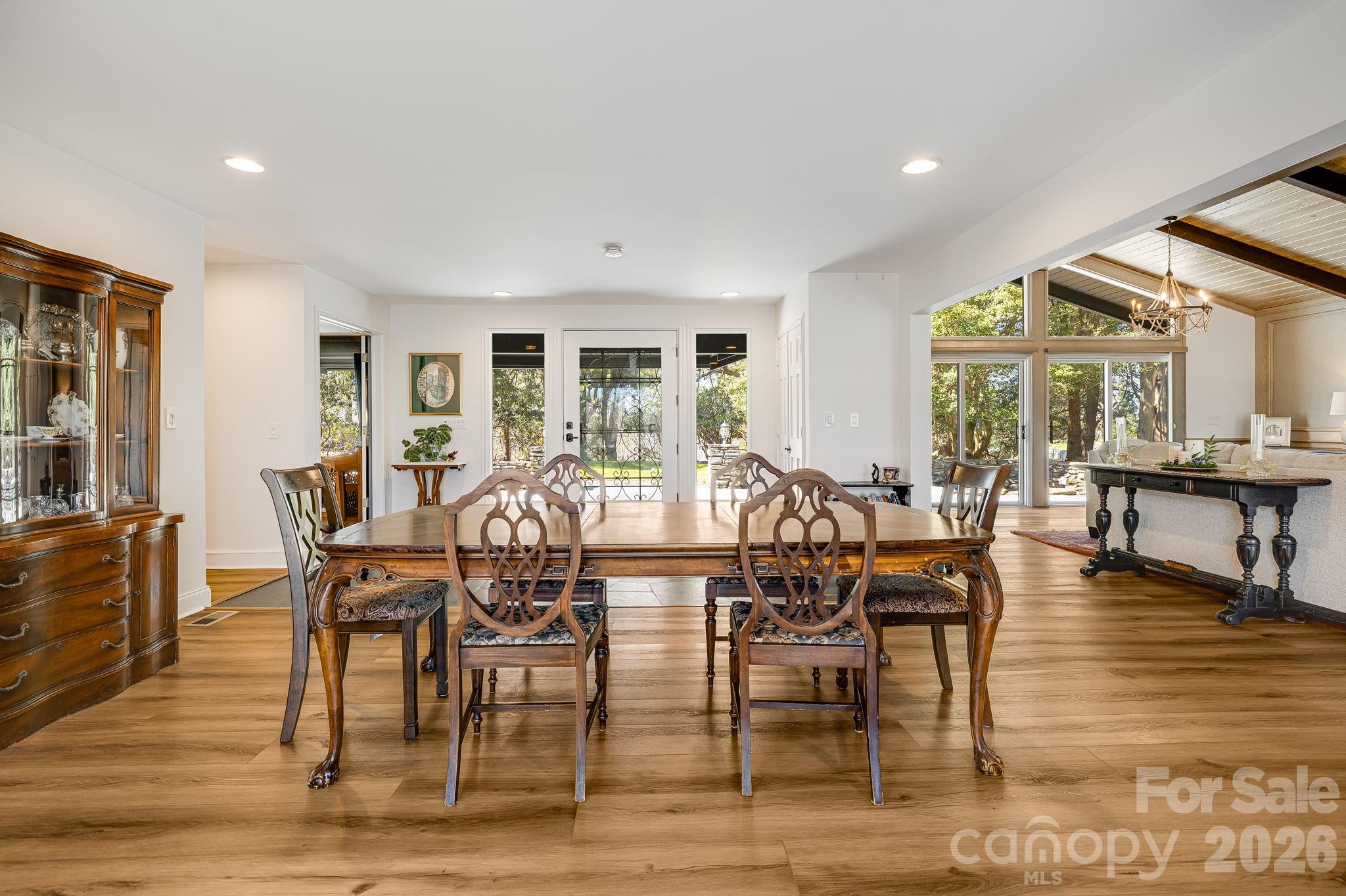 254 Orchard Circle — Laurel Park